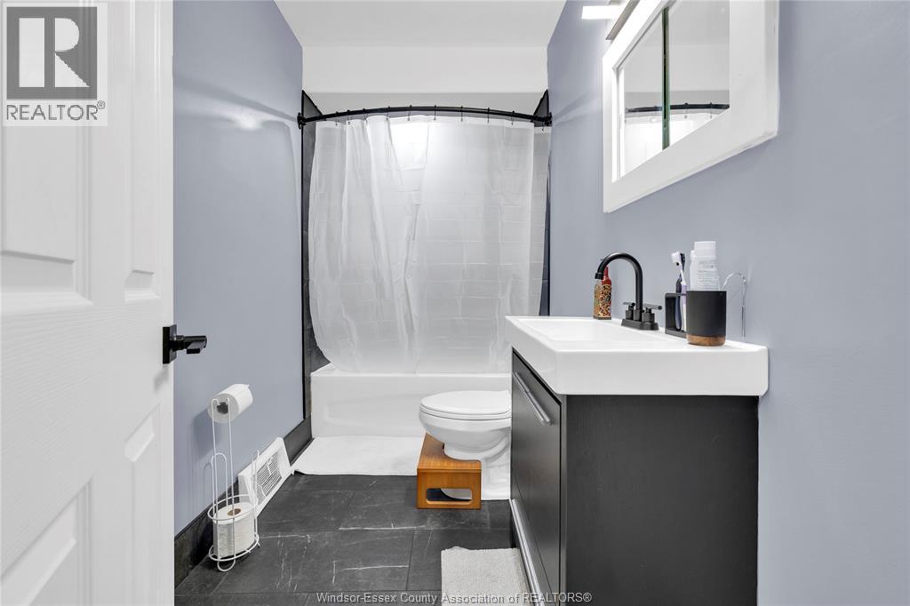 1879-81 Ford, Windsor, Ontario  N8T 2E2 - Photo 17 - 25031959