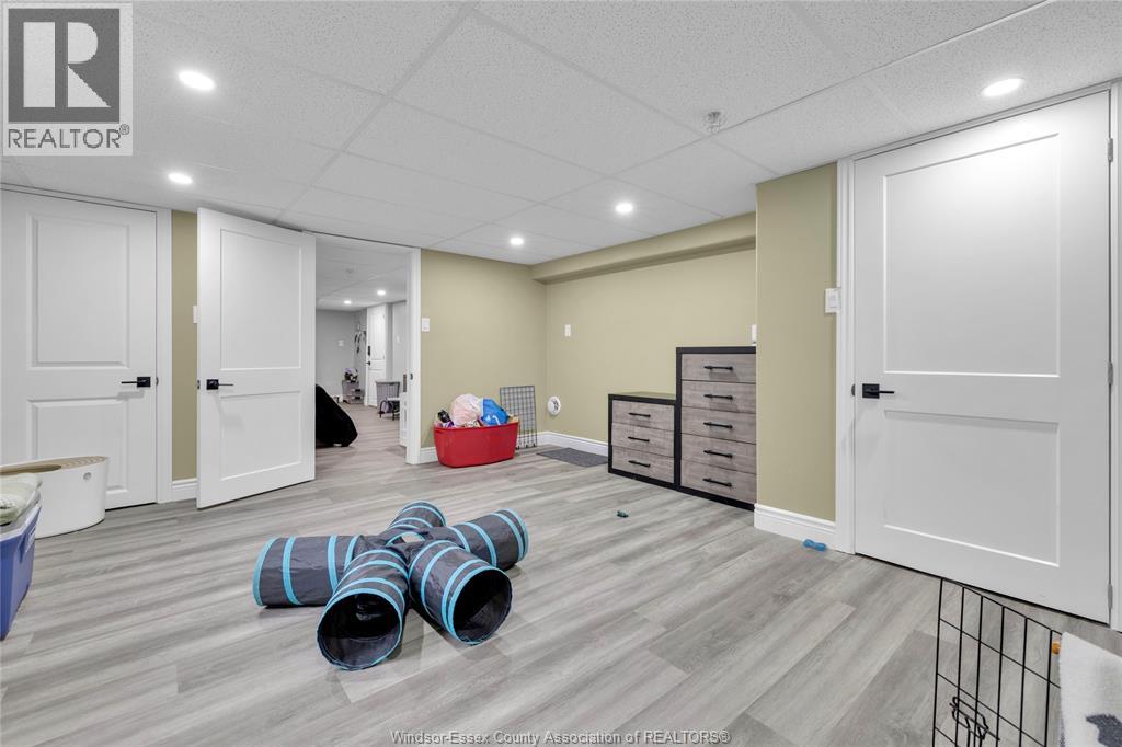 1879-81 Ford, Windsor, Ontario  N8T 2E2 - Photo 27 - 25031959