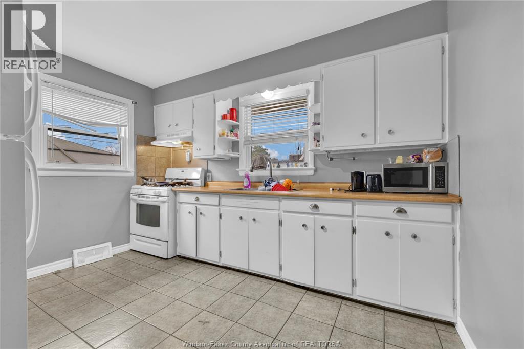 1879-81 Ford, Windsor, Ontario  N8T 2E2 - Photo 5 - 25031958