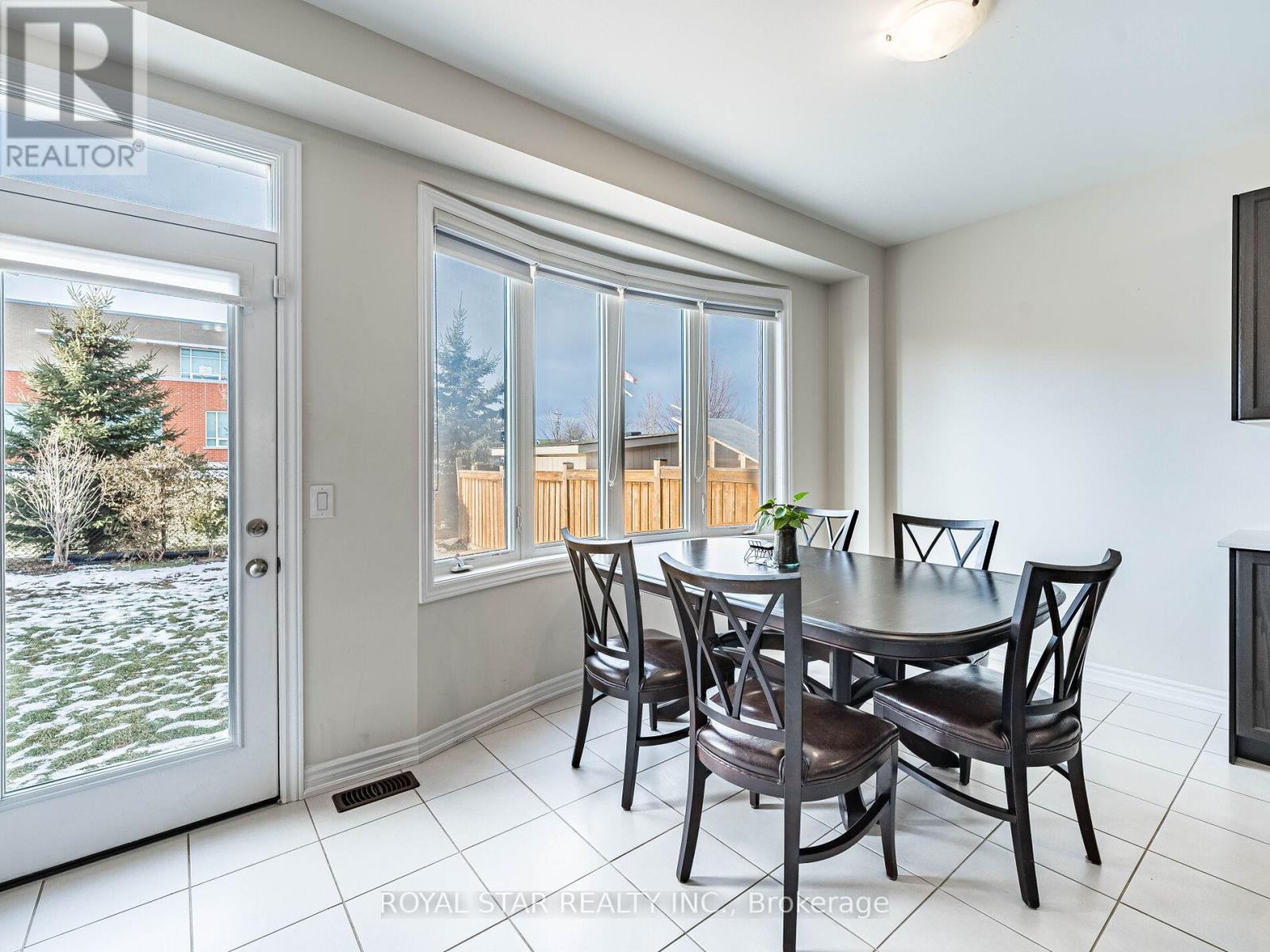 178 Newhouse Boulevard, Caledon, Ontario  L7C 4E1 - Photo 16 - W12647002