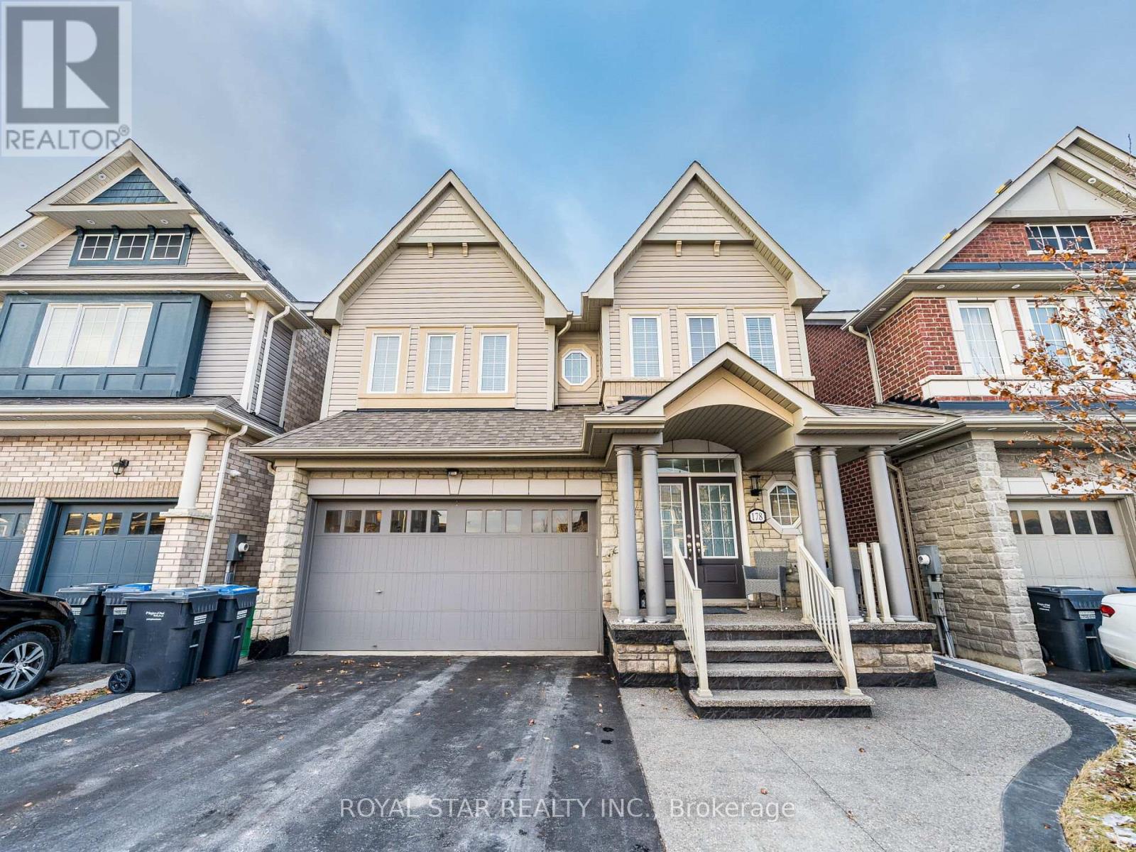 178 Newhouse Boulevard, Caledon, Ontario  L7C 4E1 - Photo 2 - W12647002