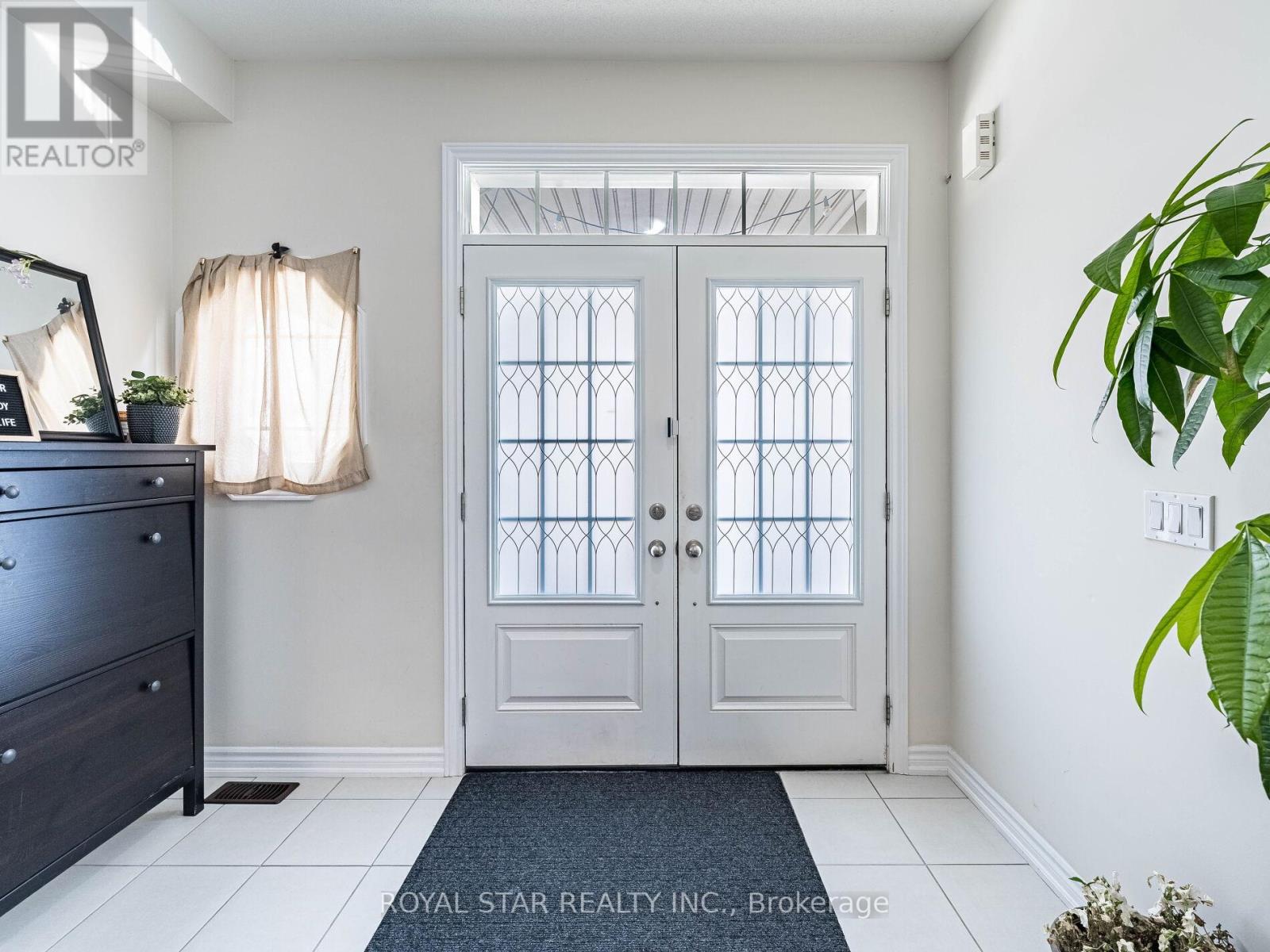 178 Newhouse Boulevard, Caledon, Ontario  L7C 4E1 - Photo 4 - W12647002