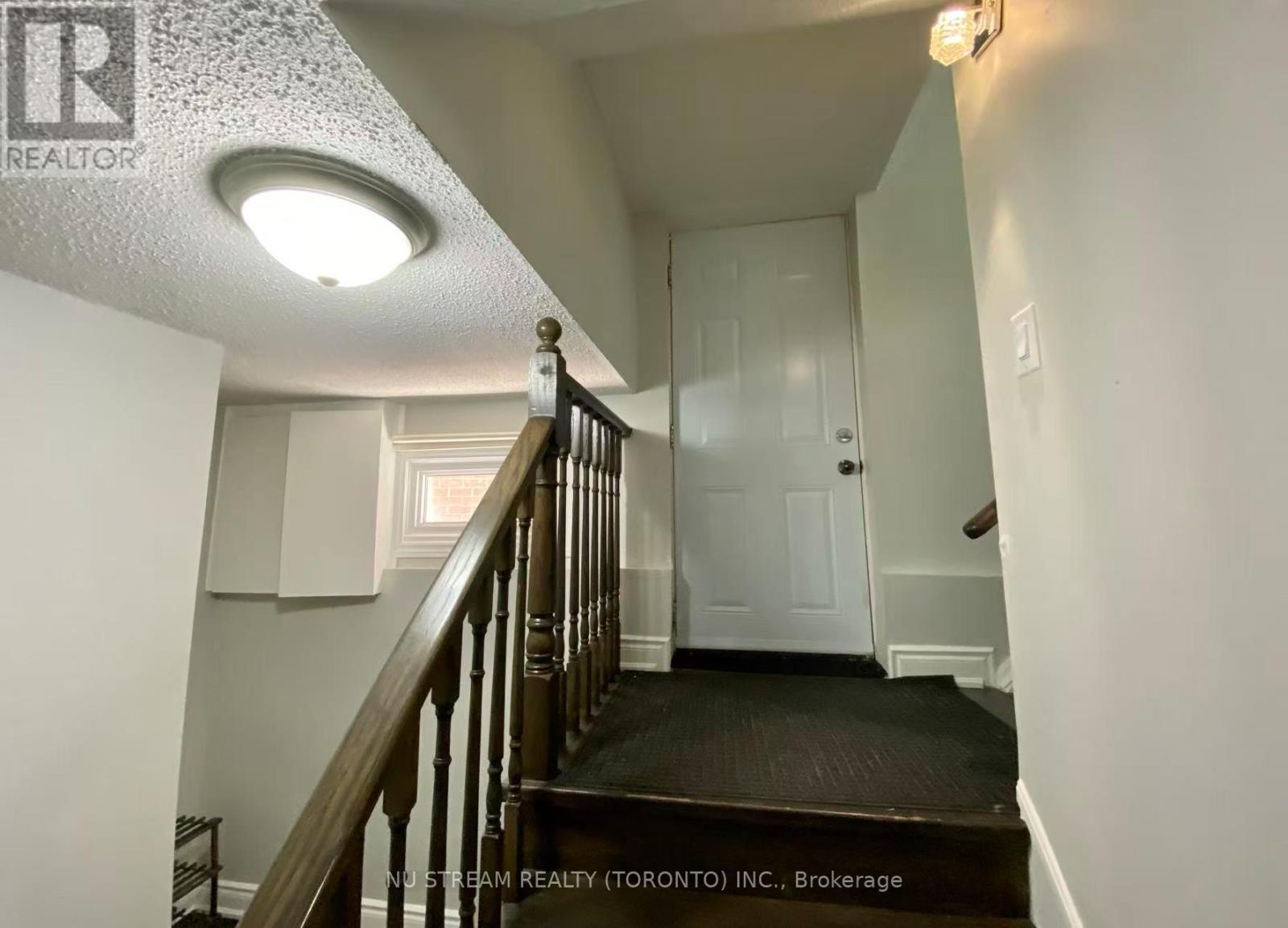 4144 Lastrada Lower Heights, Mississauga, Ontario  L5C 3W3 - Photo 10 - W12647028