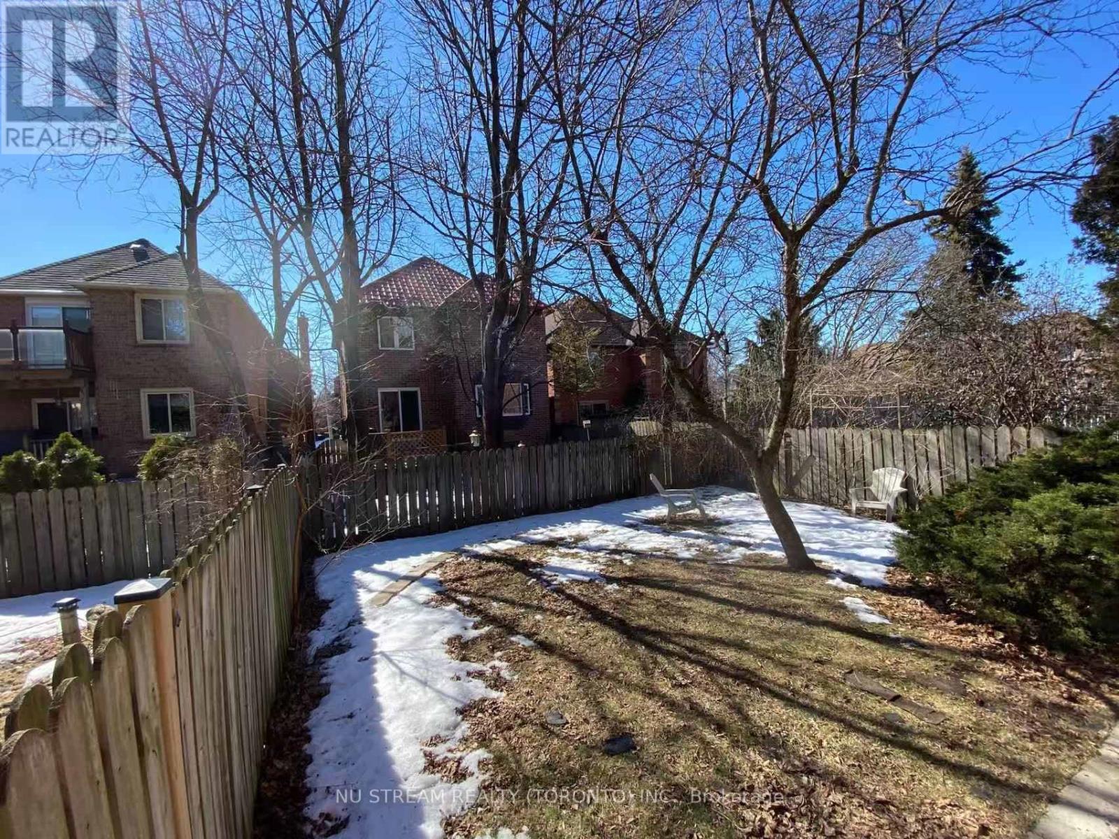 4144 Lastrada Lower Heights, Mississauga, Ontario  L5C 3W3 - Photo 3 - W12647028