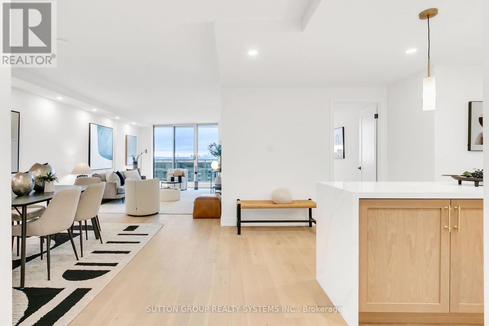 2107 - 820 Burnhamthorpe Road, Toronto, Ontario  M9C 4W2 - Photo 2 - W12647030