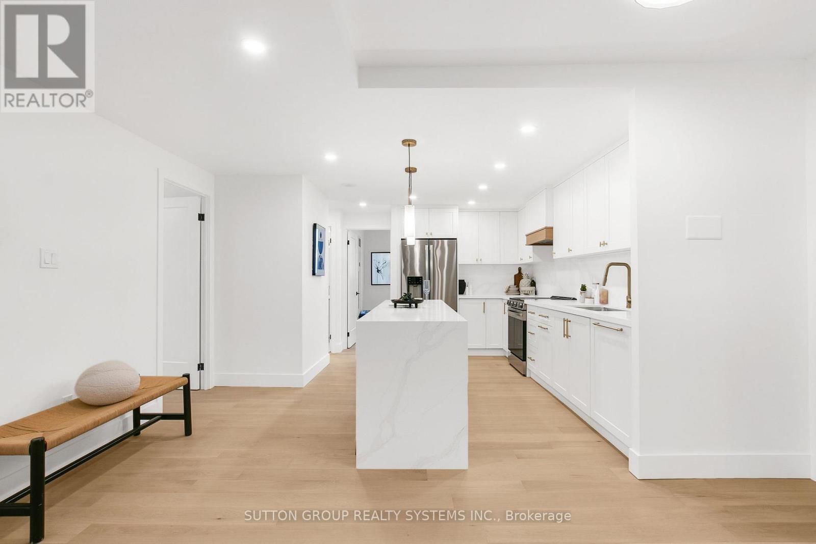 2107 - 820 Burnhamthorpe Road, Toronto, Ontario  M9C 4W2 - Photo 3 - W12647030