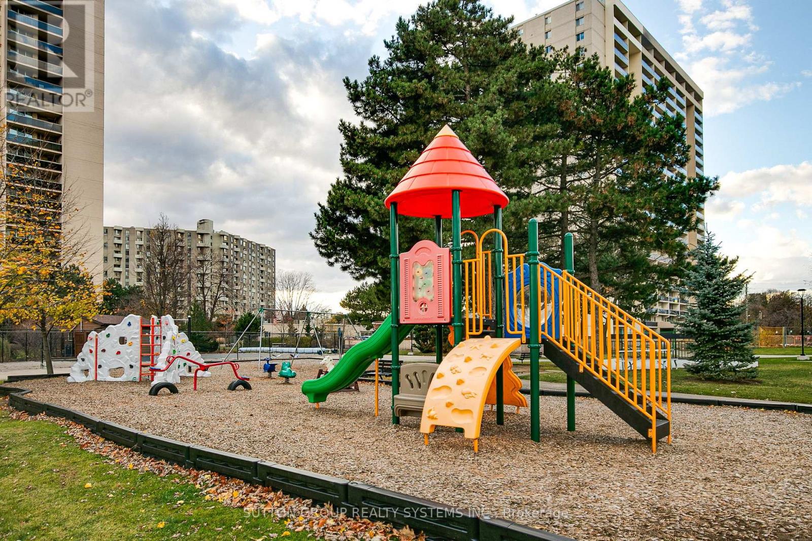 2107 - 820 Burnhamthorpe Road, Toronto, Ontario  M9C 4W2 - Photo 47 - W12647030