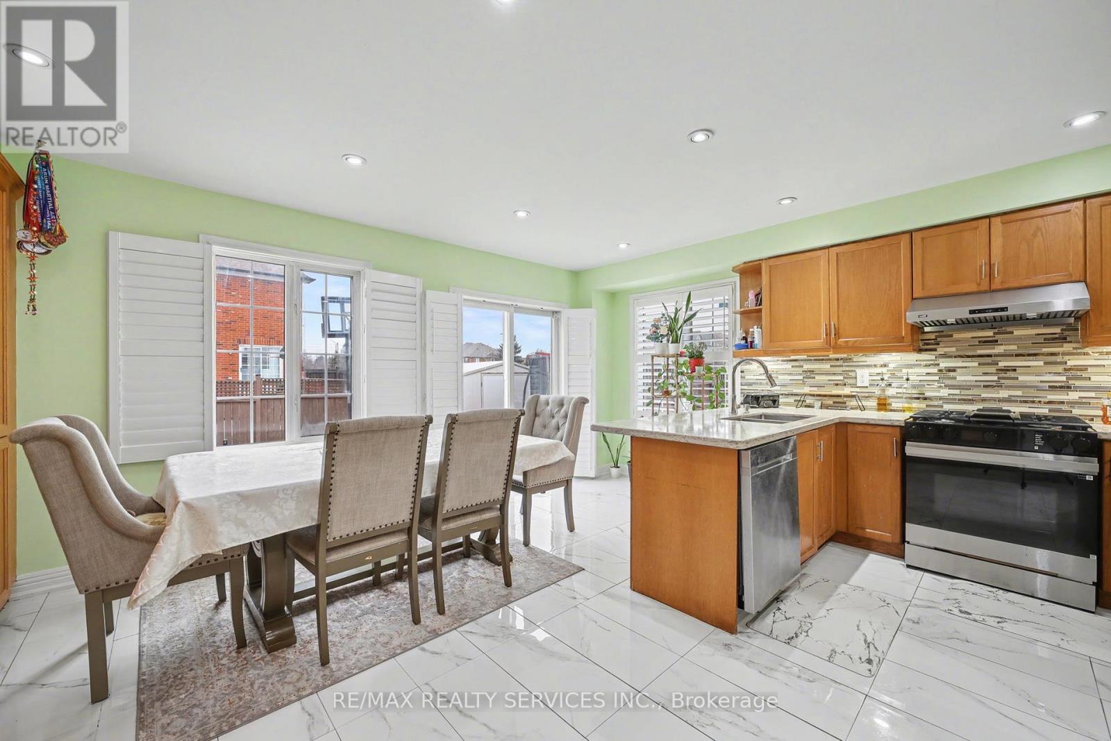 3203 Carabella Way, Mississauga, Ontario  L5M 6S8 - Photo 10 - W12647034