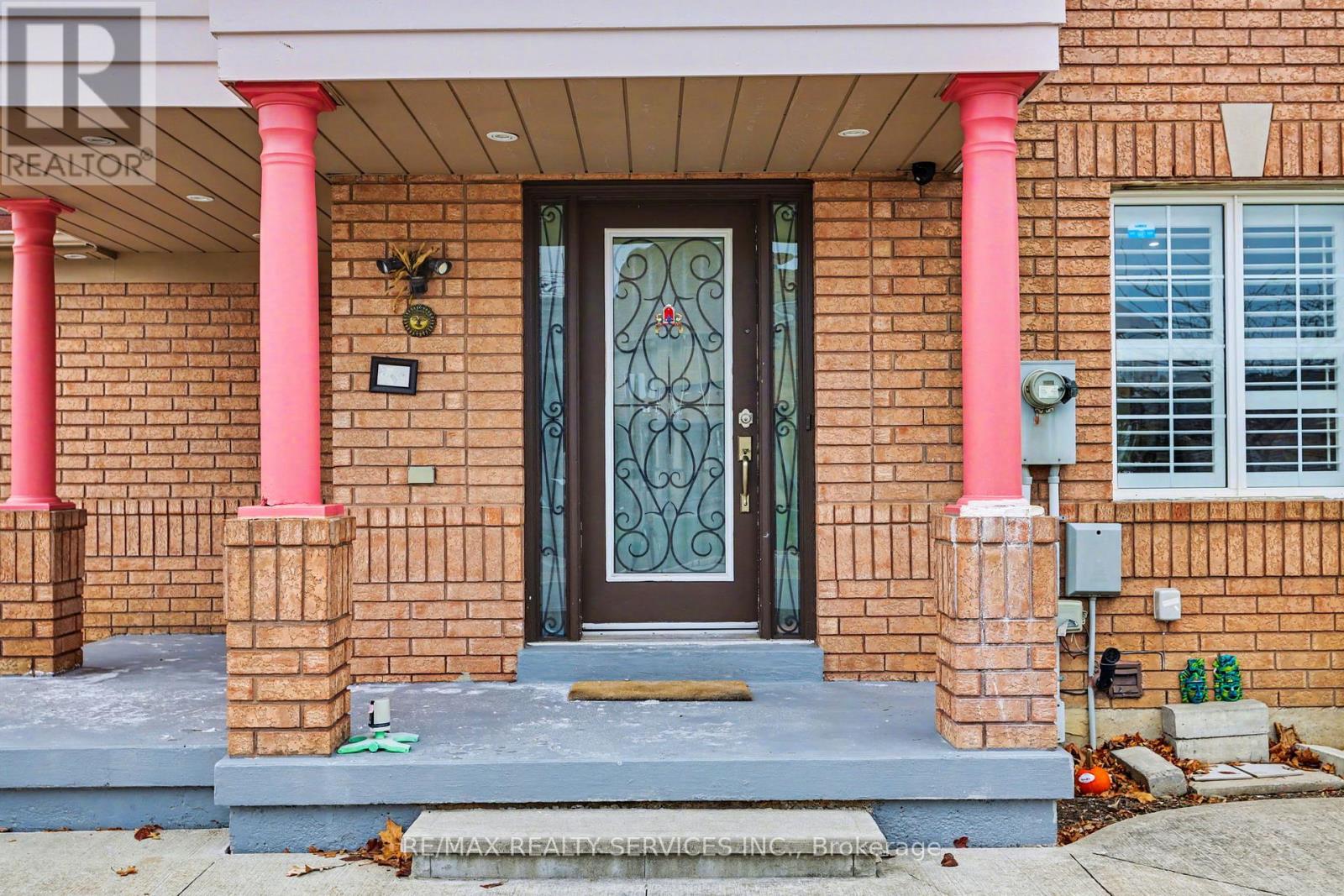 3203 Carabella Way, Mississauga, Ontario  L5M 6S8 - Photo 3 - W12647034