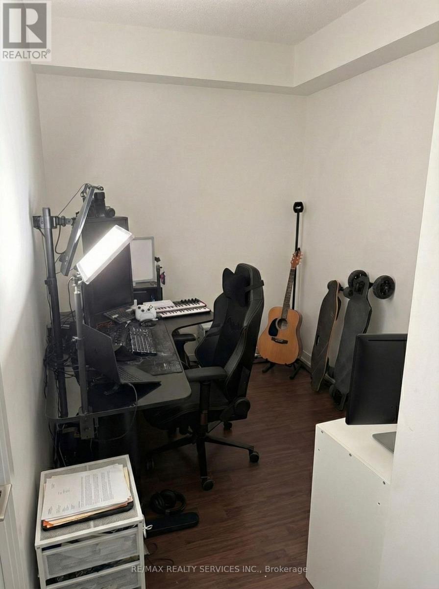 911 - 5101 Dundas Street W, Toronto, Ontario  M9A 5G8 - Photo 6 - W12647060