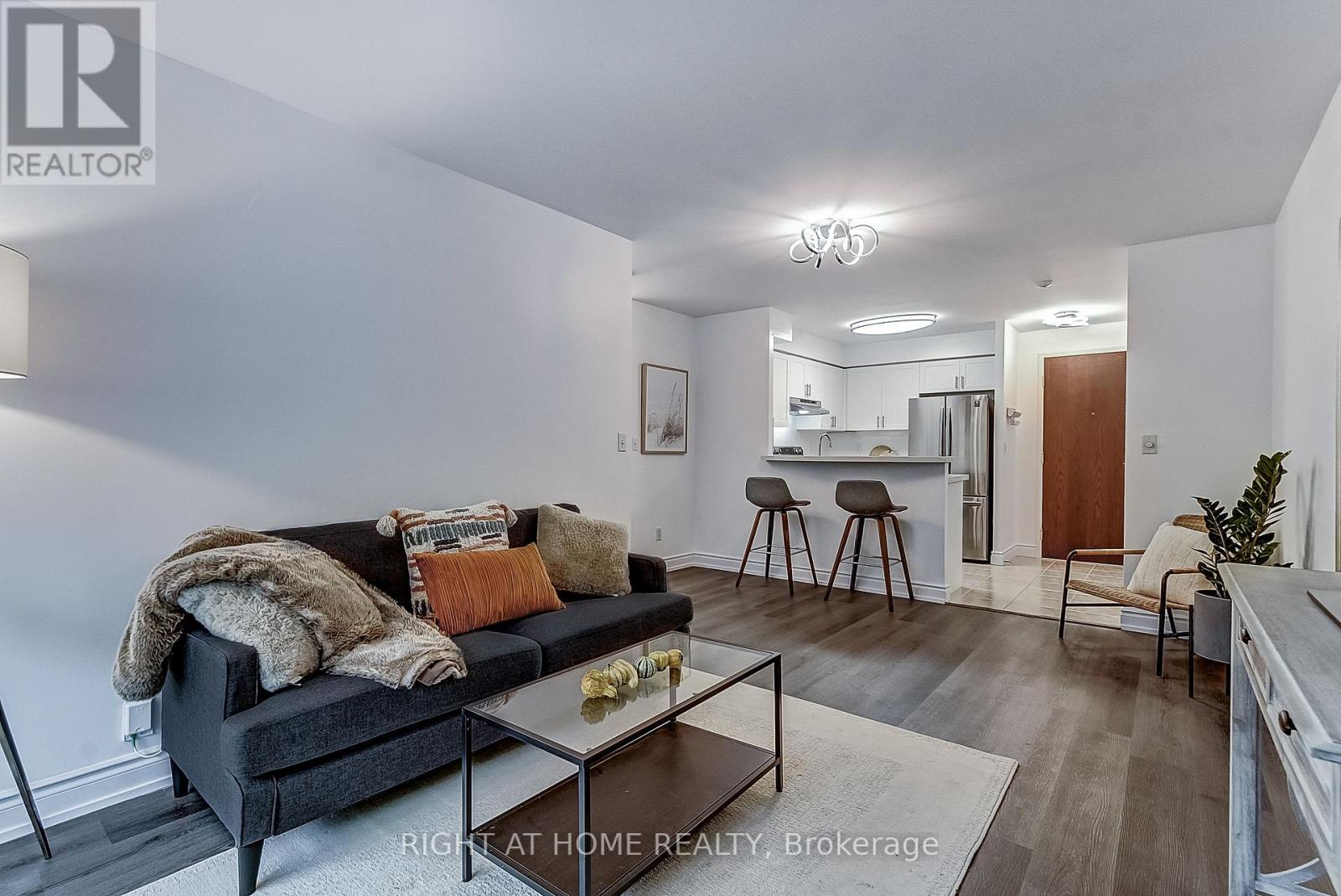 508 - 2565 Erin Centre Boulevard, Mississauga, Ontario  L5M 6Z8 - Photo 2 - W12647080