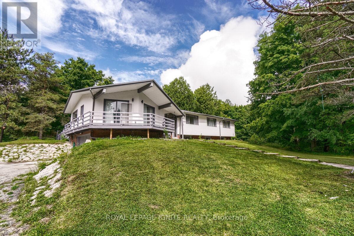 5812 Beech Grove, Caledon, Ontario  L7K 0M7 - Photo 2 - W12647084