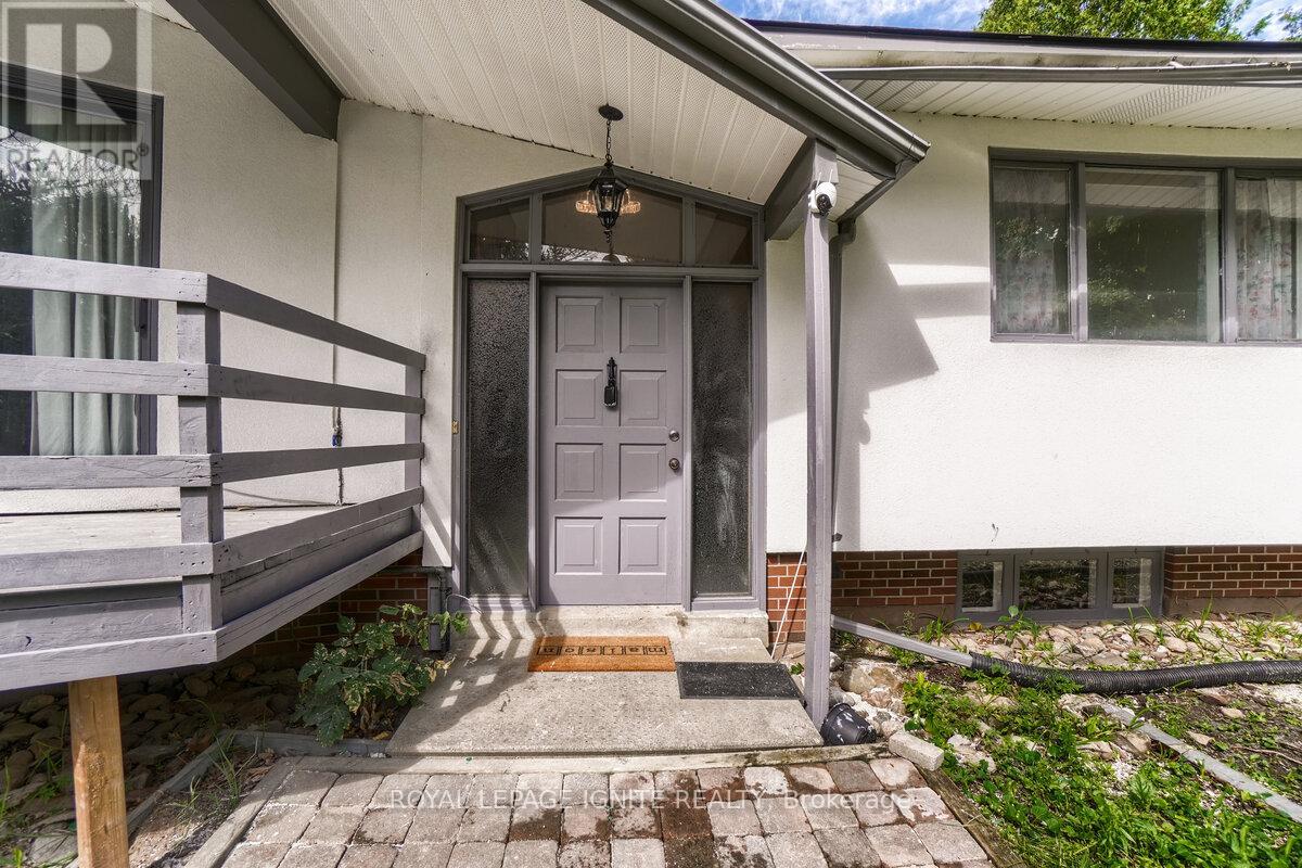 5812 Beech Grove, Caledon, Ontario  L7K 0M7 - Photo 4 - W12647084