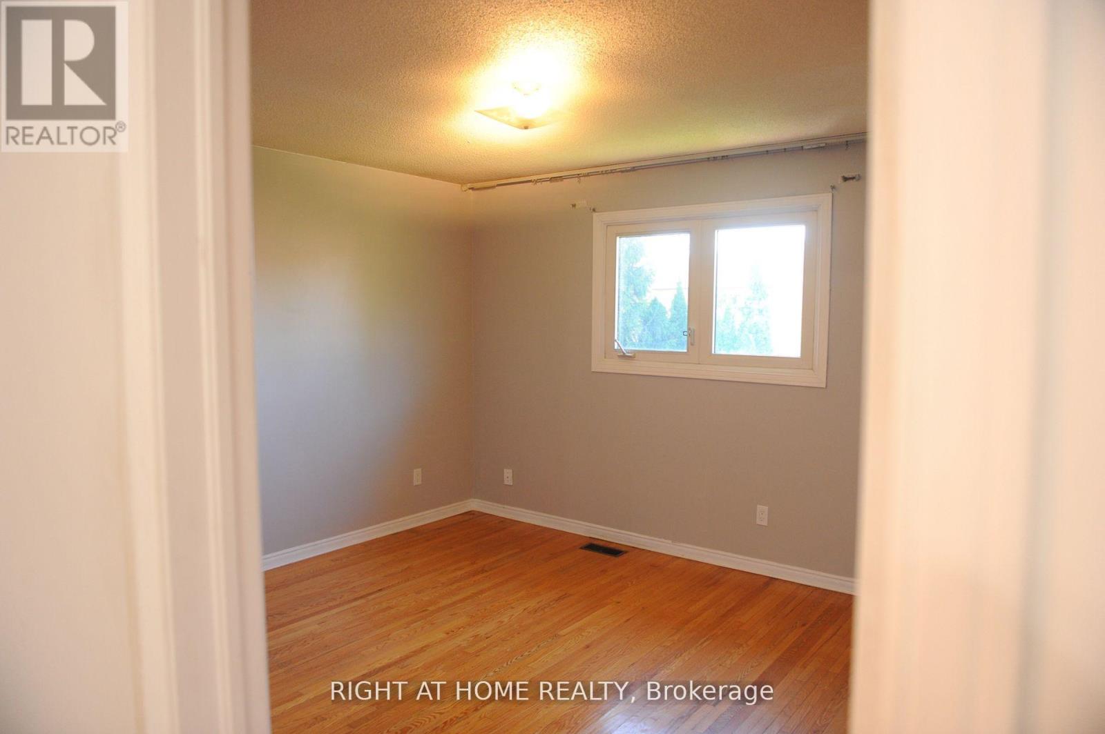 Upper - 1618 Corkstone Glade, Mississauga, Ontario  L4W 2E7 - Photo 20 - W12647090