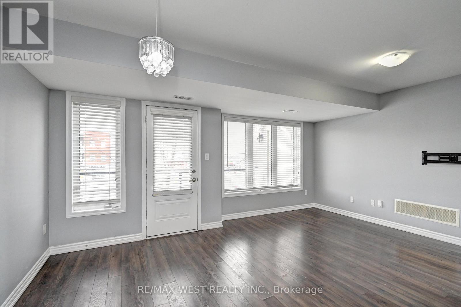 118 Daylily Lane, Kitchener, Ontario  N2R 0L7 - Photo 10 - X12617250