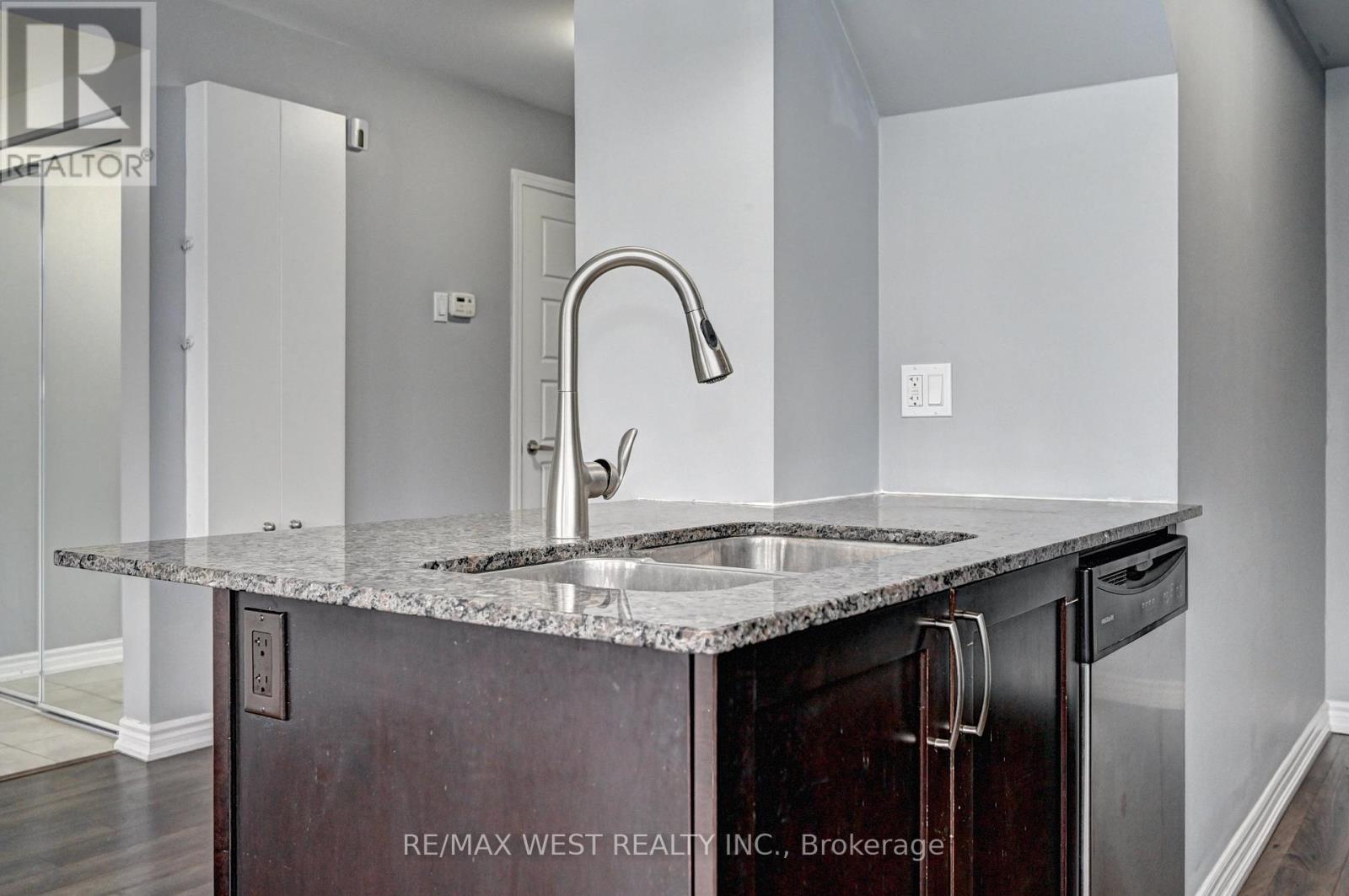 118 Daylily Lane, Kitchener, Ontario  N2R 0L7 - Photo 22 - X12617250