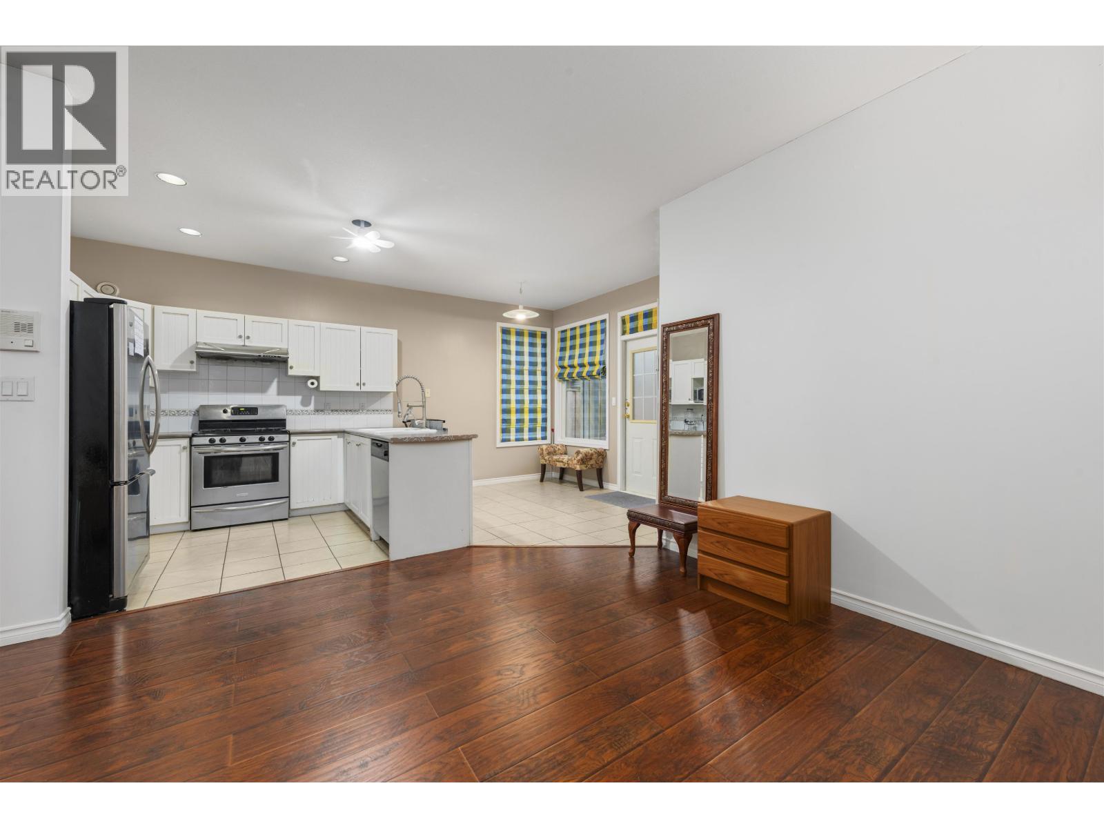 10231 Cambie Road, Richmond, British Columbia  V6X 4A4 - Photo 11 - R3074761