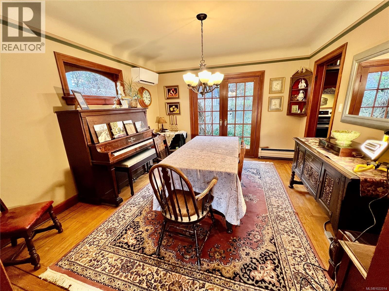 3681 Elliston Ave, Saanich, British Columbia  V8X 1R9 - Photo 12 - 1022014