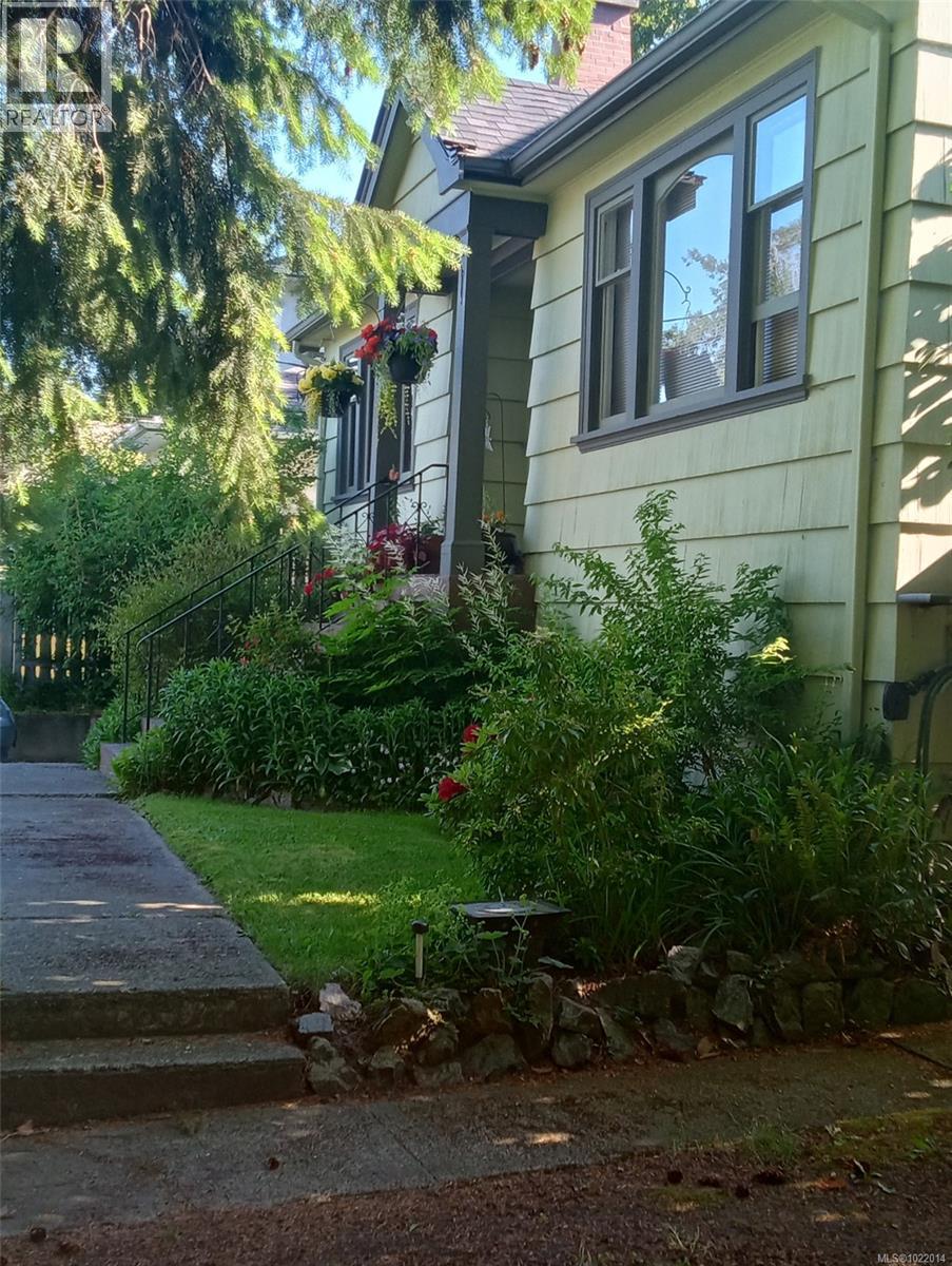 3681 Elliston Ave, Saanich, British Columbia  V8X 1R9 - Photo 34 - 1022014