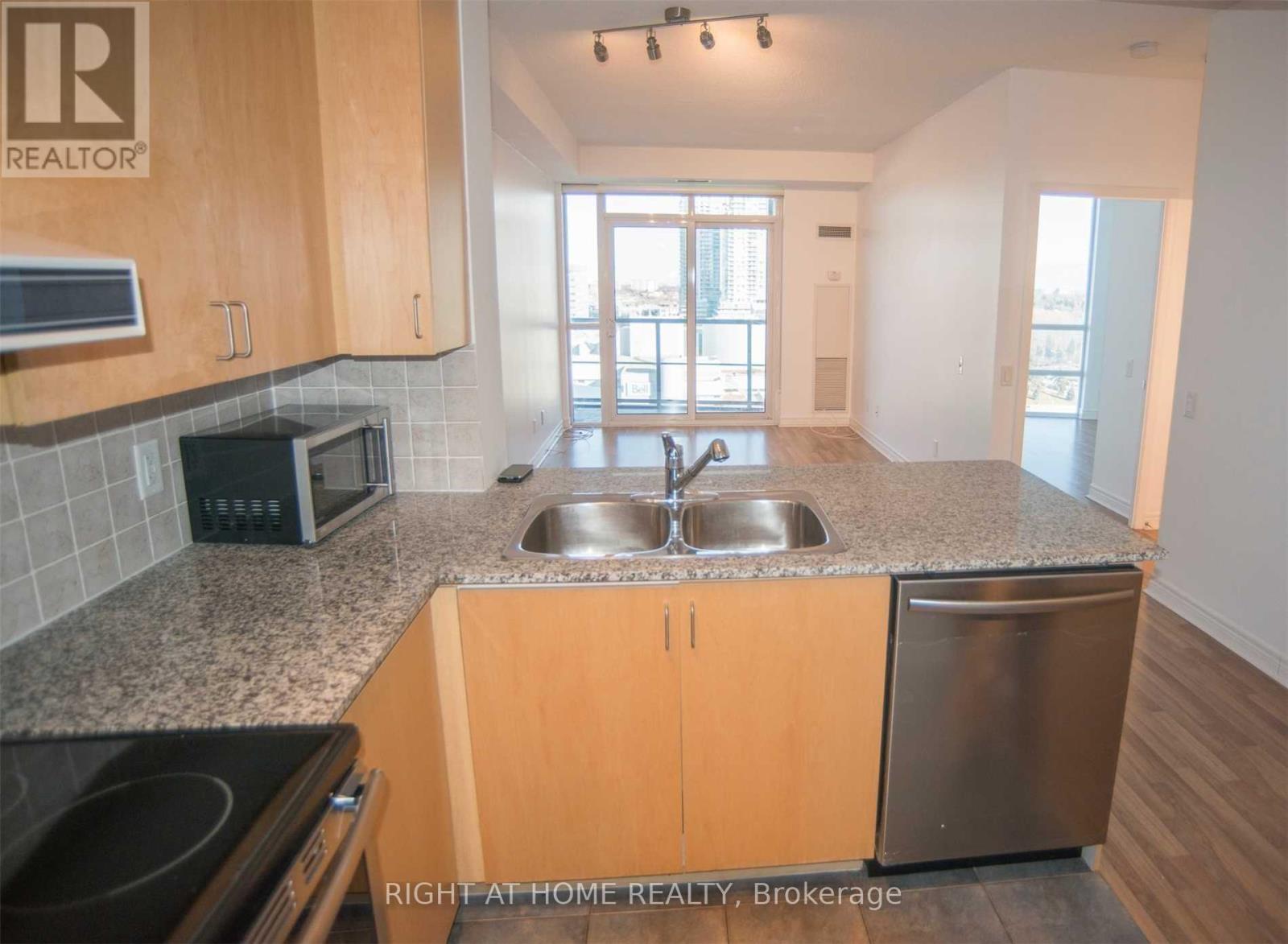 1310 - 83 Borough Drive, Toronto, Ontario  M1P 5E4 - Photo 5 - E12646934