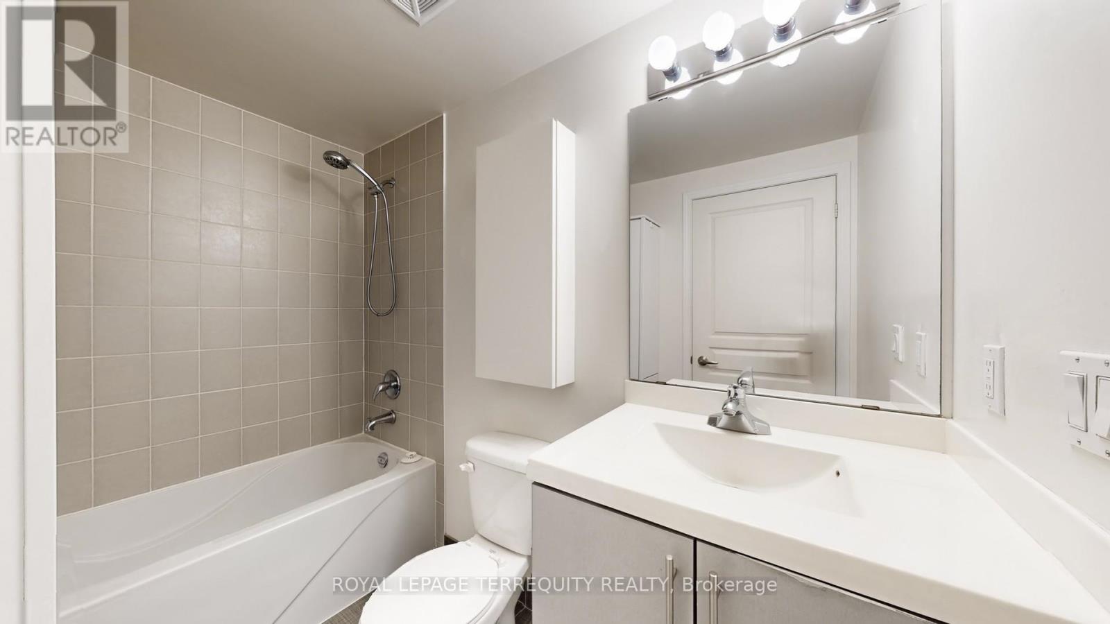 401 - 2240 Lake Shore Boulevard W, Toronto, Ontario  M8V 0B1 - Photo 17 - W12647112