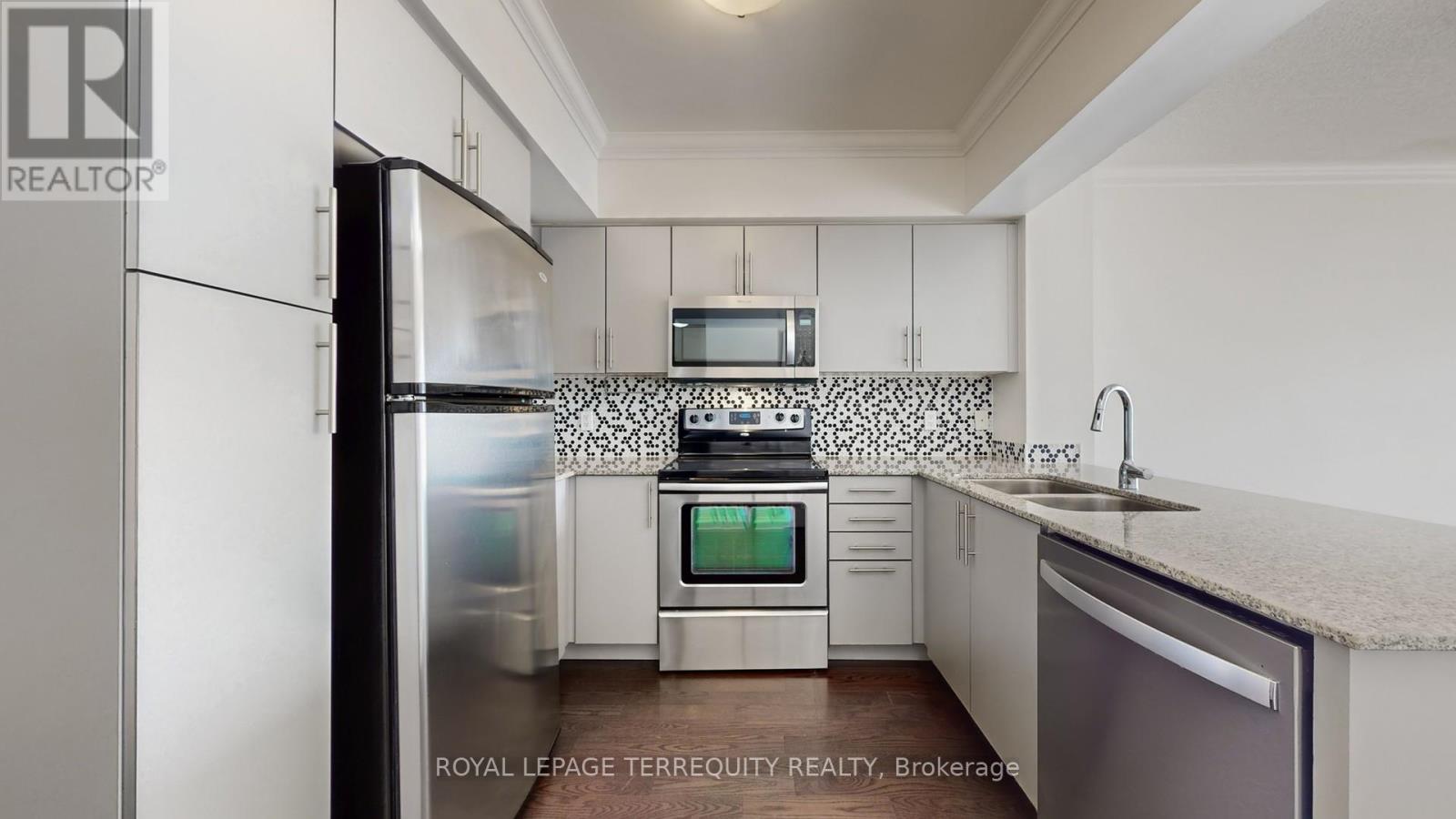 401 - 2240 Lake Shore Boulevard W, Toronto, Ontario  M8V 0B1 - Photo 3 - W12647112