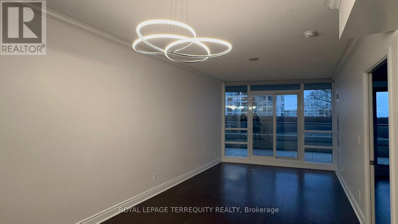 401 - 2240 Lake Shore Boulevard W, Toronto, Ontario  M8V 0B1 - Photo 8 - W12647112