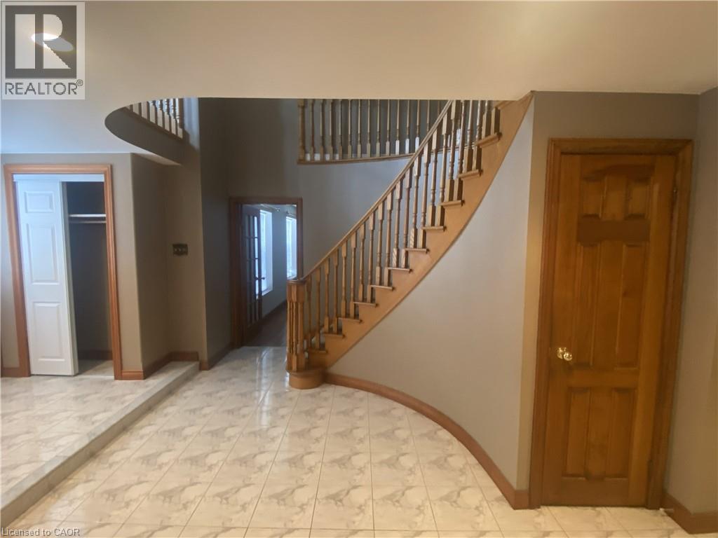 38 Eleventh Road E, Stoney Creek, Ontario  L8J 3N5 - Photo 5 - 40794267