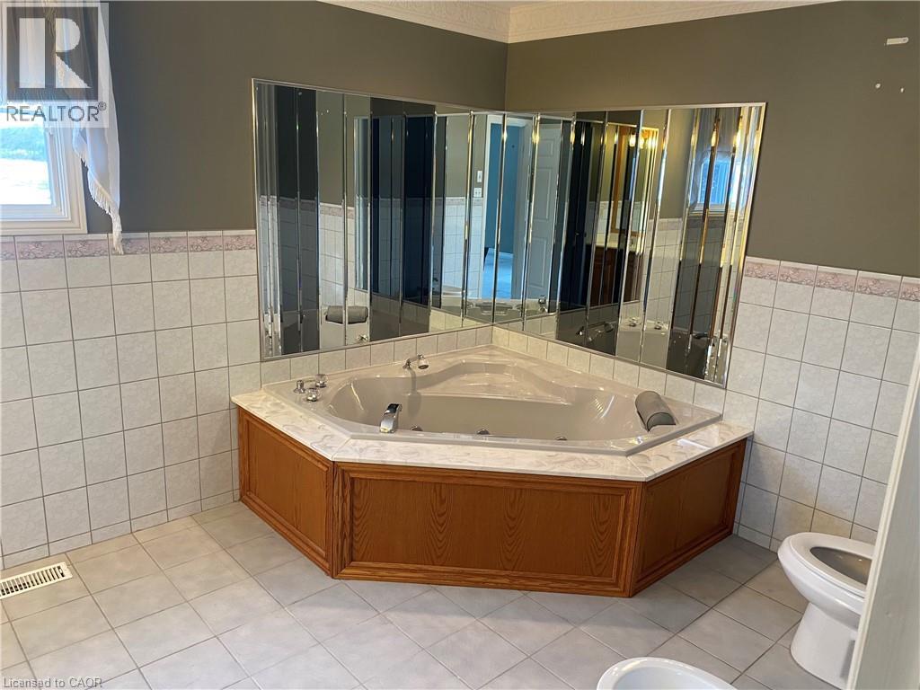 38 Eleventh Road E, Stoney Creek, Ontario  L8J 3N5 - Photo 23 - 40794267