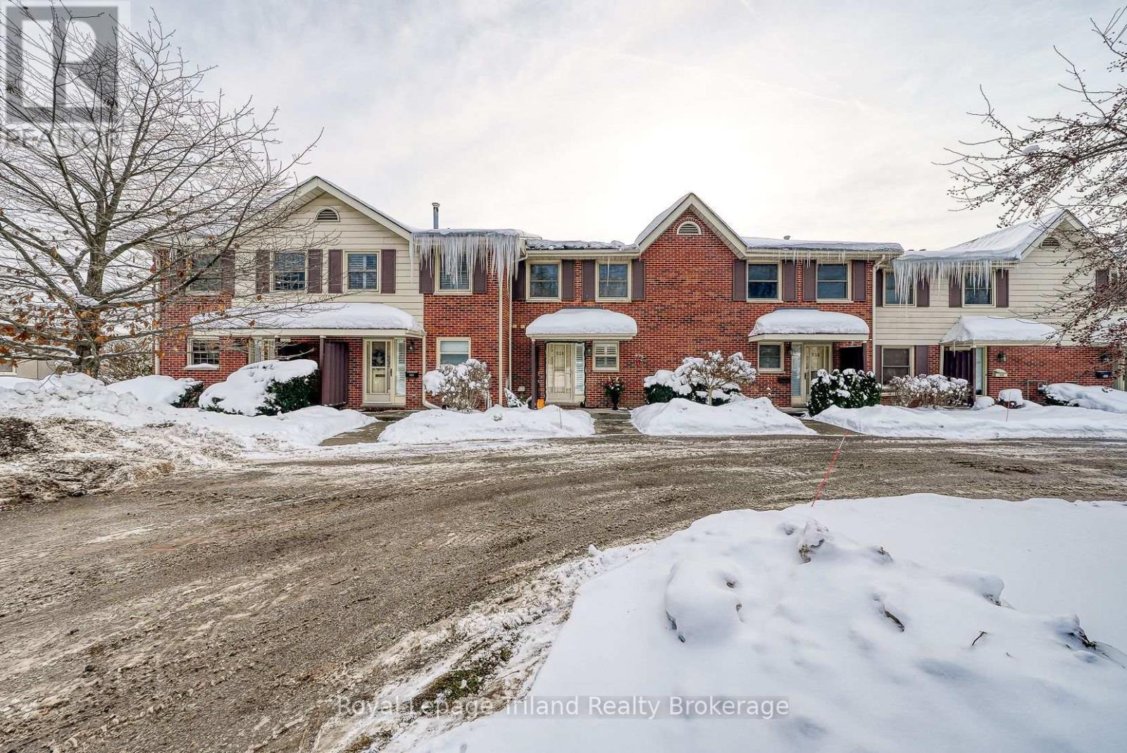 538 Ingersoll Avenue, Woodstock, Ontario  N4S 4Y2 - Photo 2 - X12639350