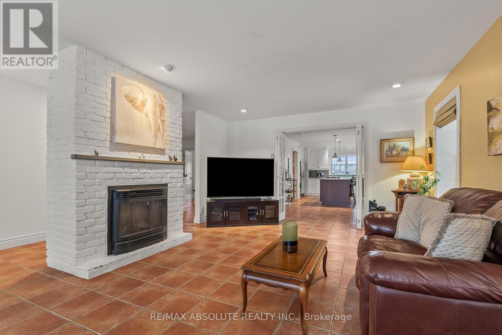 20306 Lochiel Street W, North Glengarry, Ontario  K0C 1A0 - Photo 10 - X12647124