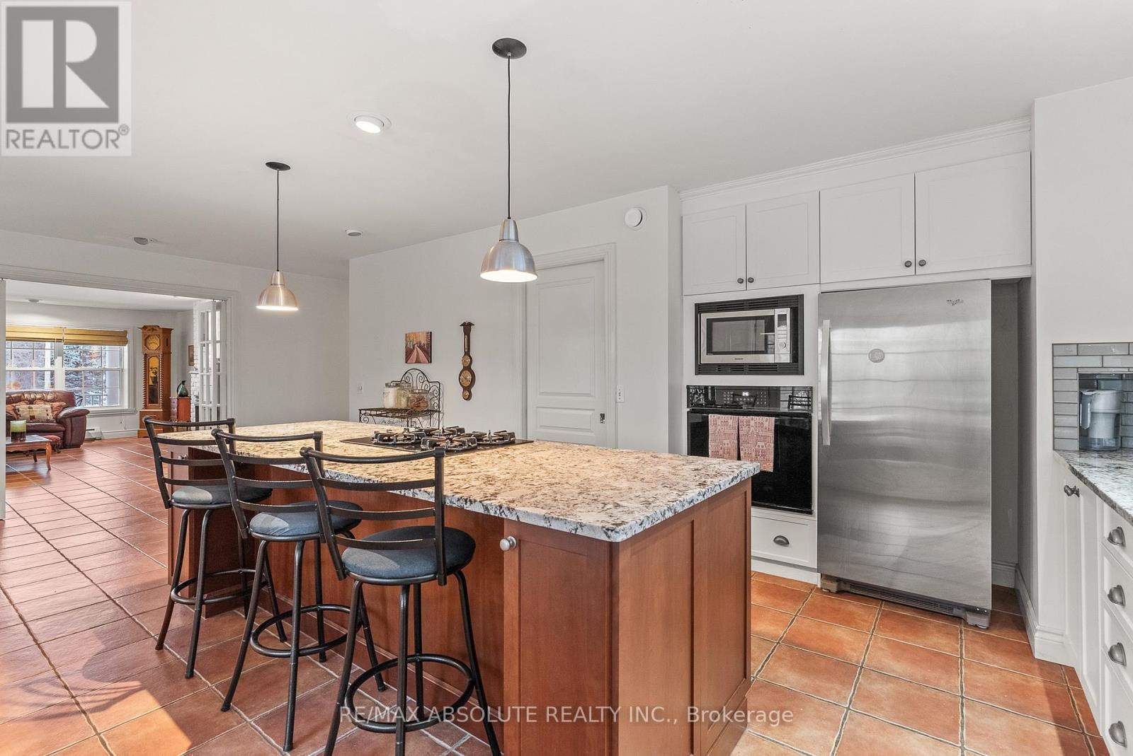 20306 Lochiel Street W, North Glengarry, Ontario  K0C 1A0 - Photo 16 - X12647124