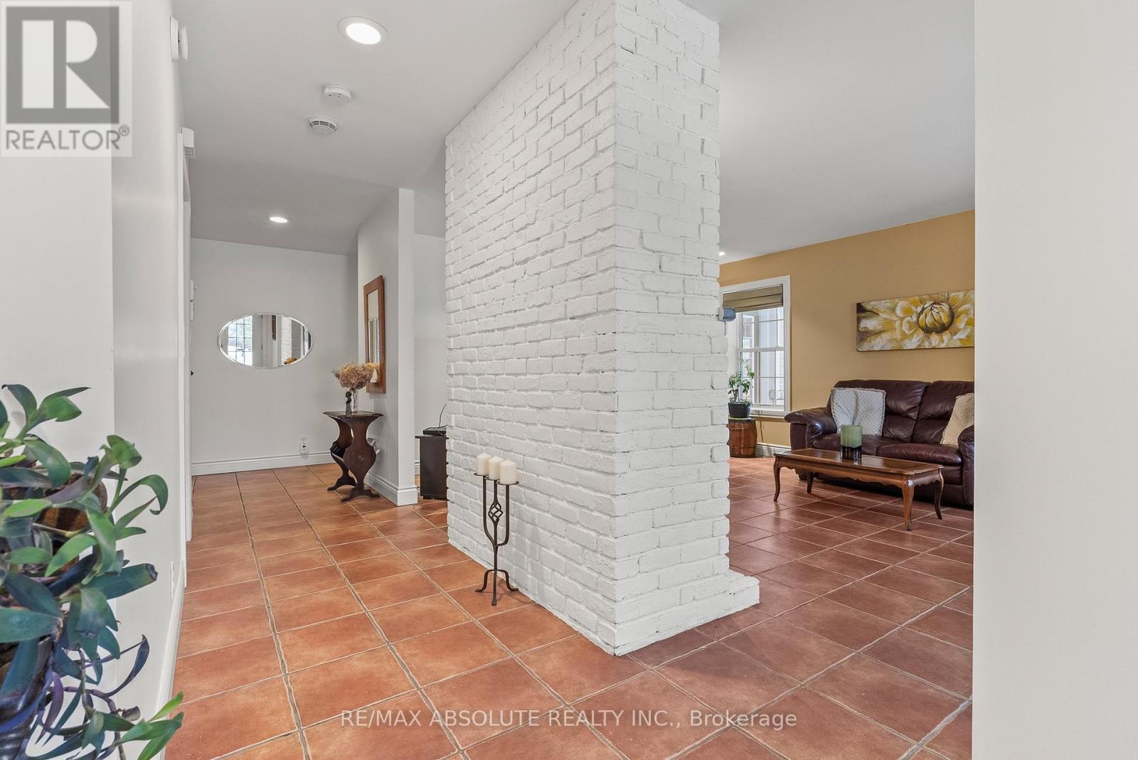 20306 Lochiel Street W, North Glengarry, Ontario  K0C 1A0 - Photo 6 - X12647124