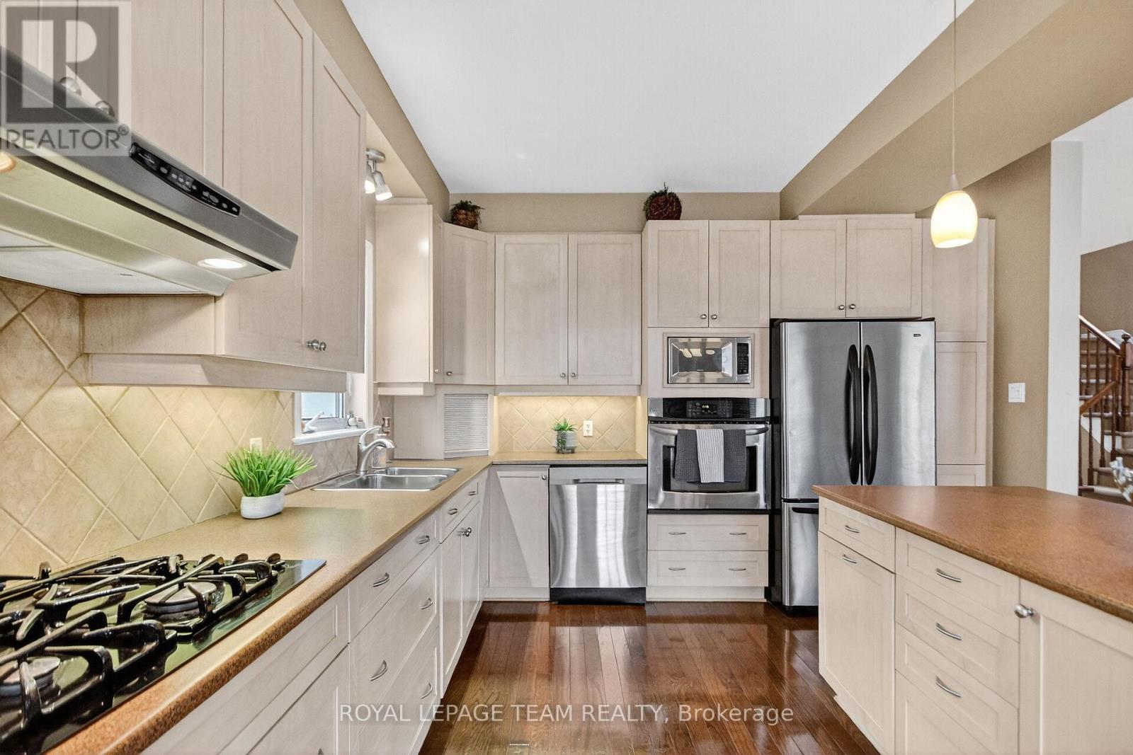 104 Versilia Drive, Ottawa, Ontario  K2G 7E4 - Photo 20 - X12647174