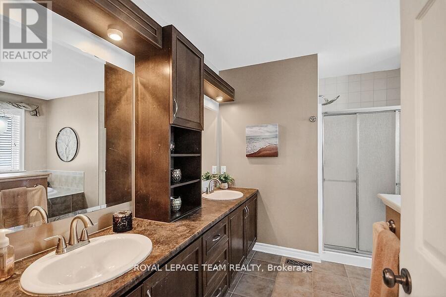 104 Versilia Drive, Ottawa, Ontario  K2G 7E4 - Photo 30 - X12647174