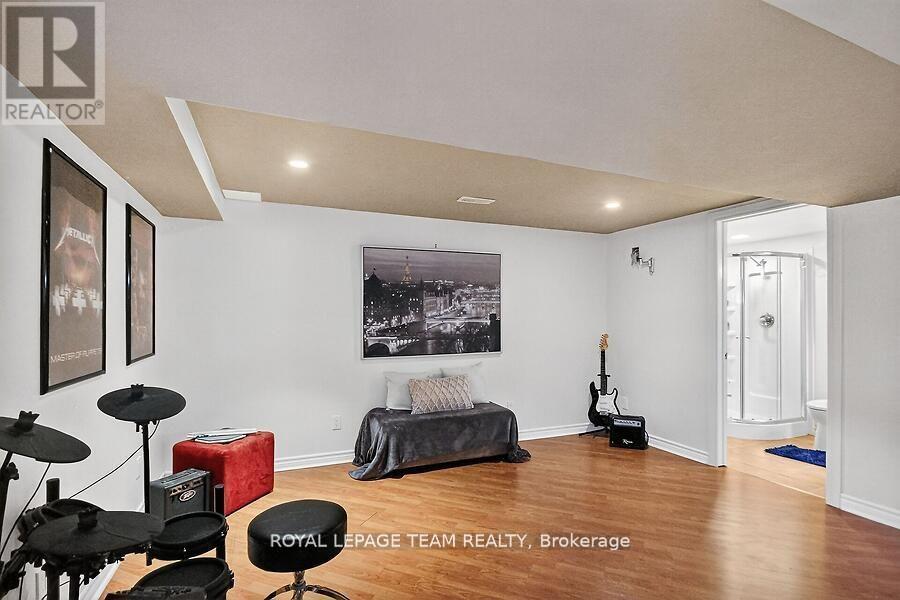 104 Versilia Drive, Ottawa, Ontario  K2G 7E4 - Photo 44 - X12647174