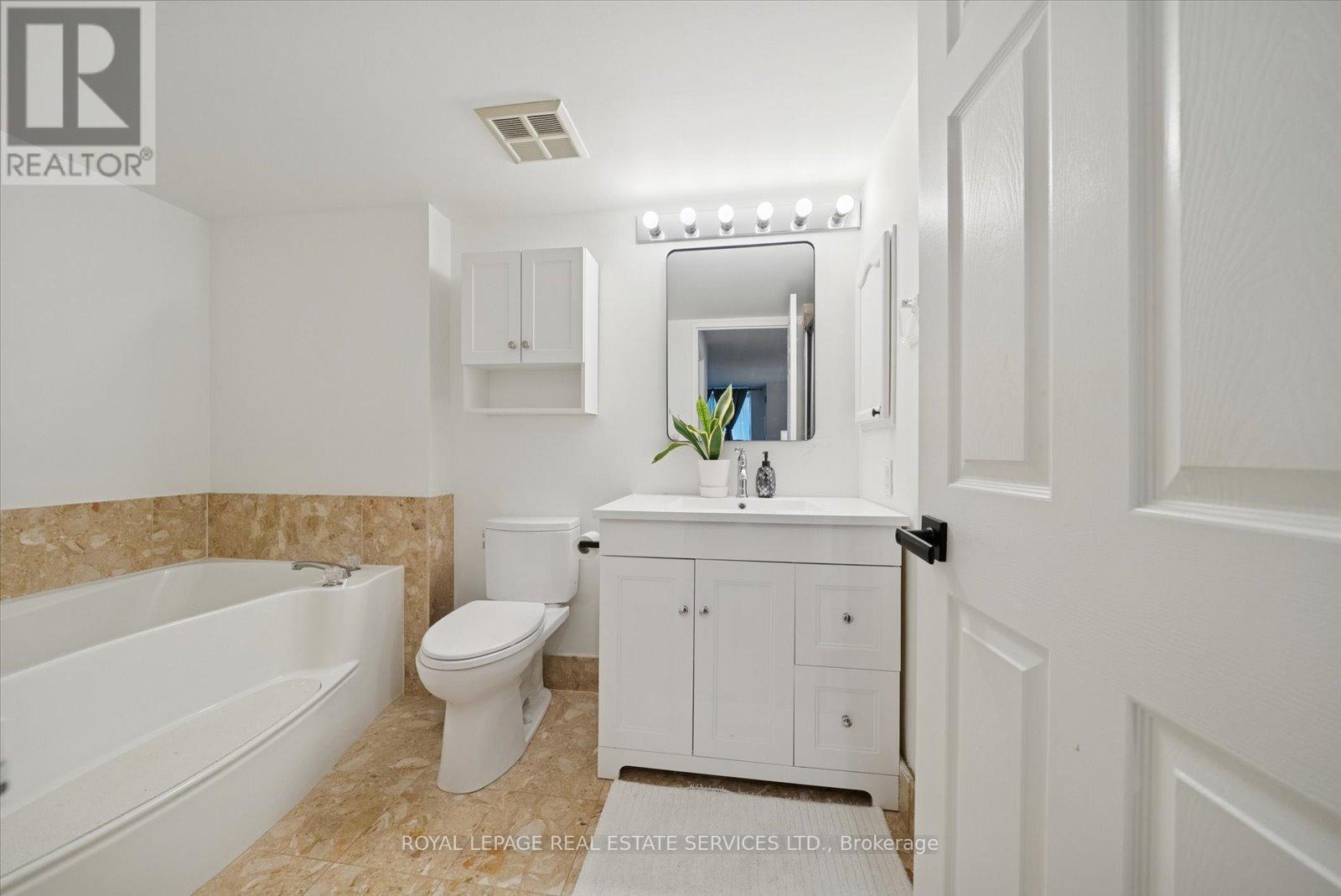 106 - 14924 Yonge Street, Aurora, Ontario  L4G 6H7 - Photo 18 - N12647142