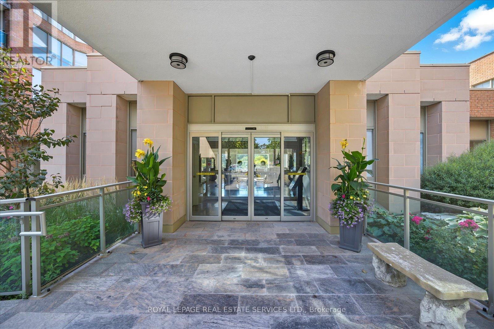 106 - 14924 Yonge Street, Aurora, Ontario  L4G 6H7 - Photo 3 - N12647142