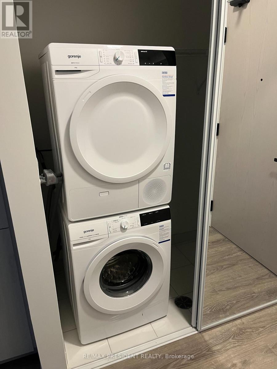 4110 - 8 Interchange Way, Vaughan, Ontario  L4K 0R2 - Photo 13 - N12647152