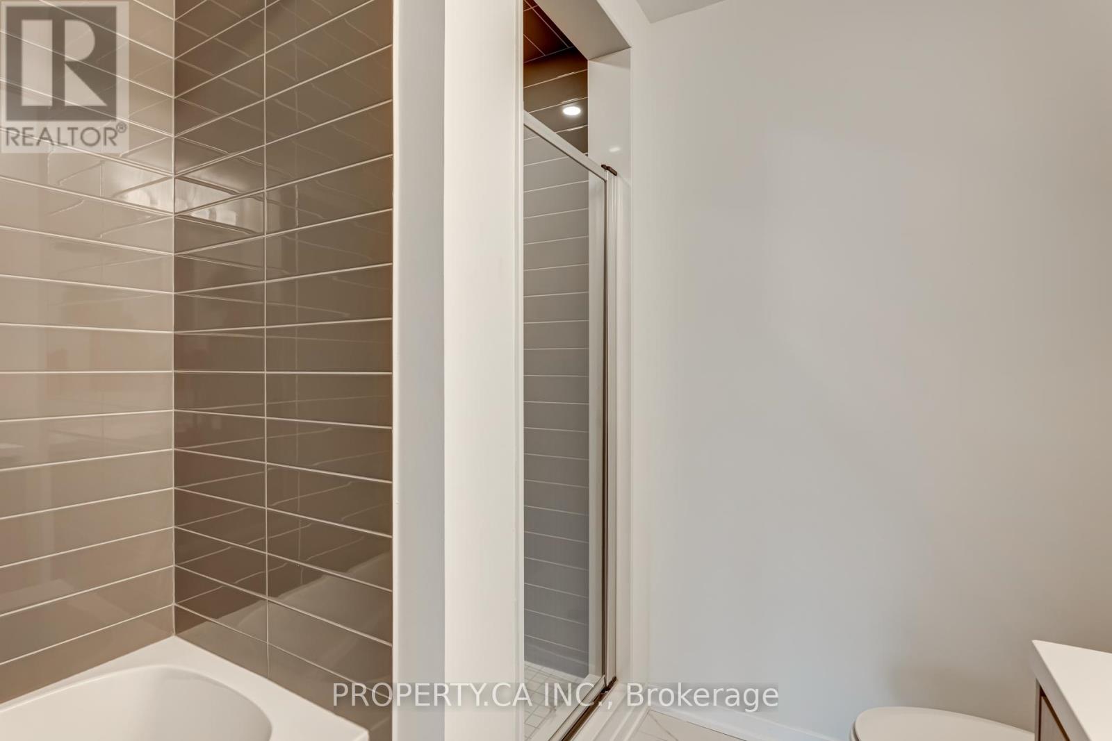 Th377 - 80 Honeycrisp Crescent, Vaughan, Ontario  L4K 5Z8 - Photo 29 - N12647176