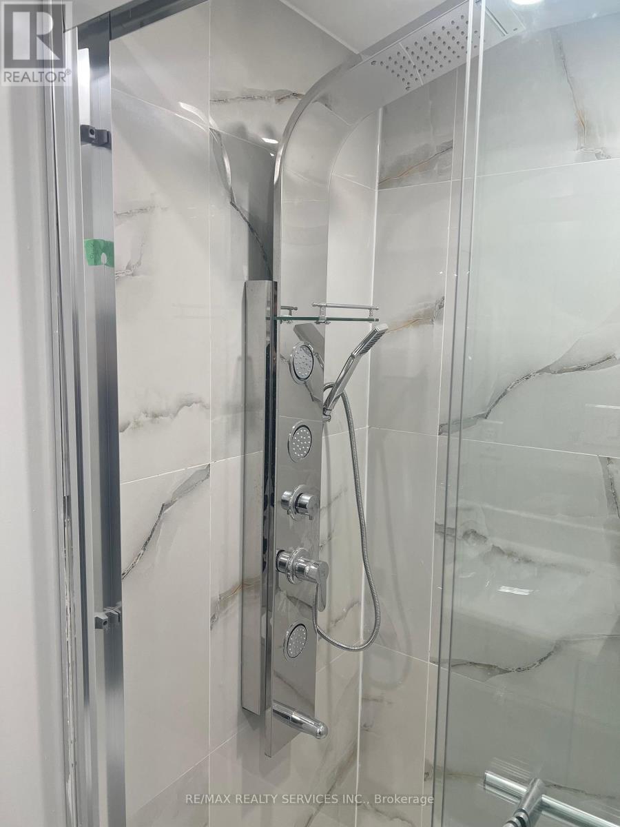 59 Sugarberry Drive, Brampton, Ontario  L5R 3K7 - Photo 10 - W12647126