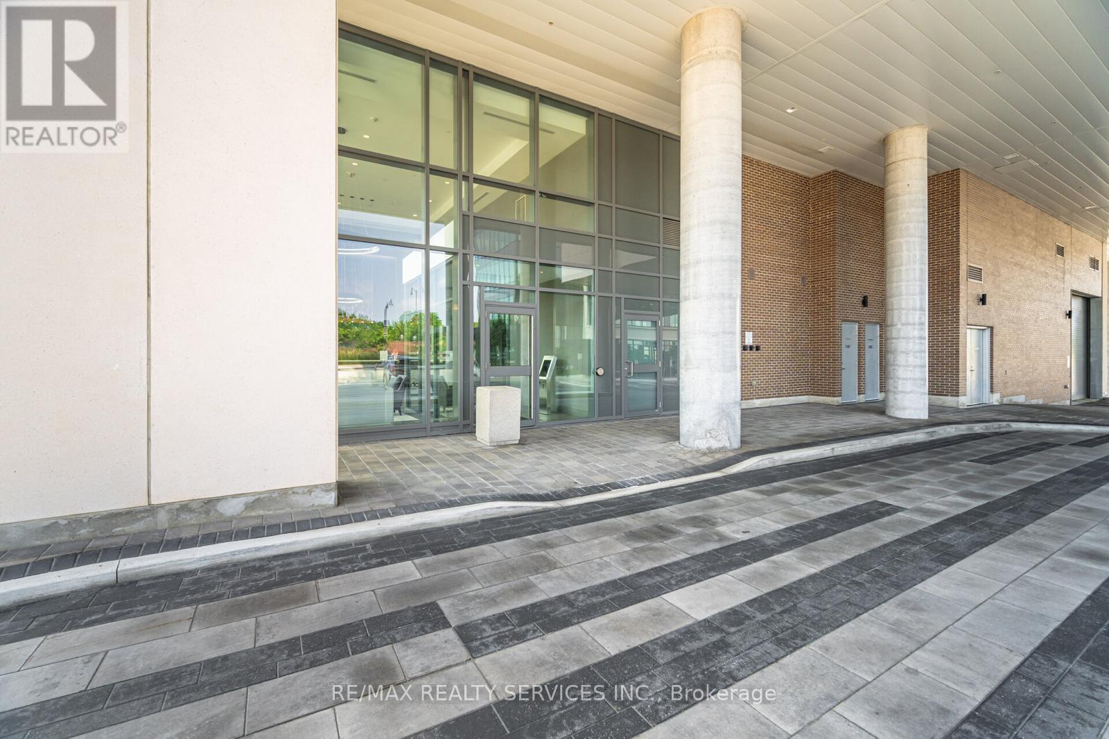 1506 - 15 Lynch Street, Brampton, Ontario  L6W 0C7 - Photo 5 - W12647140