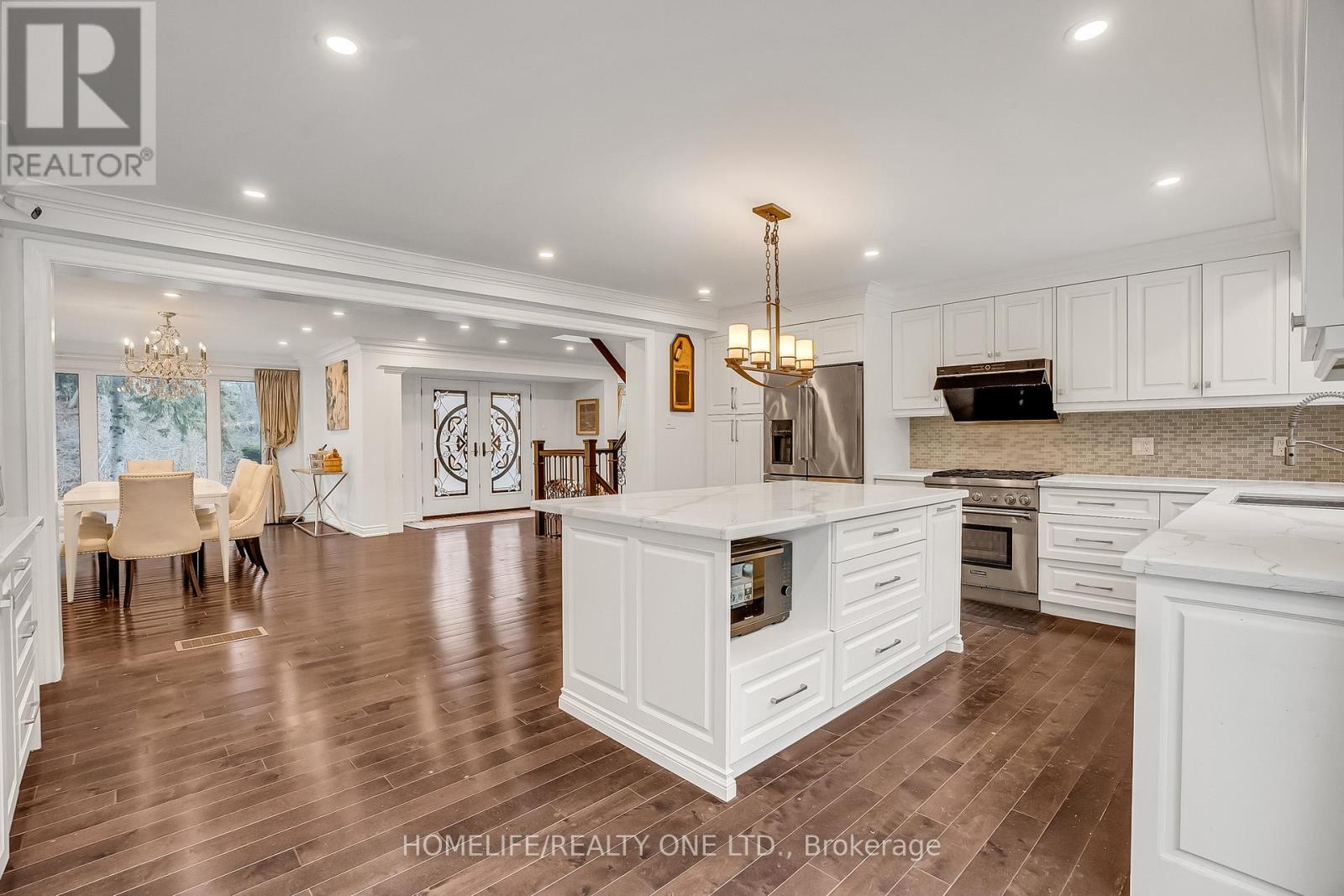 31 Bearwood Drive, Toronto, Ontario  M9A 4G5 - Photo 13 - W12647148