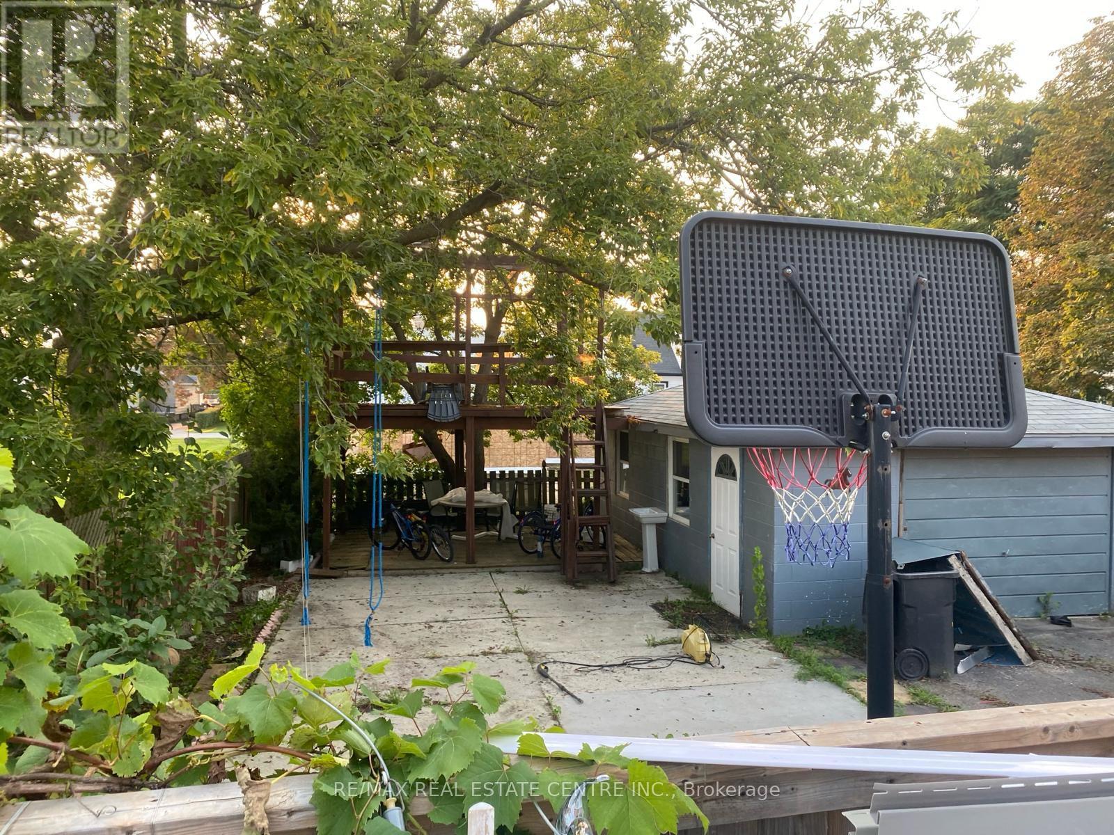 125 Davis Street, Thorold, Ontario  L2V 1E6 - Photo 7 - X12647154