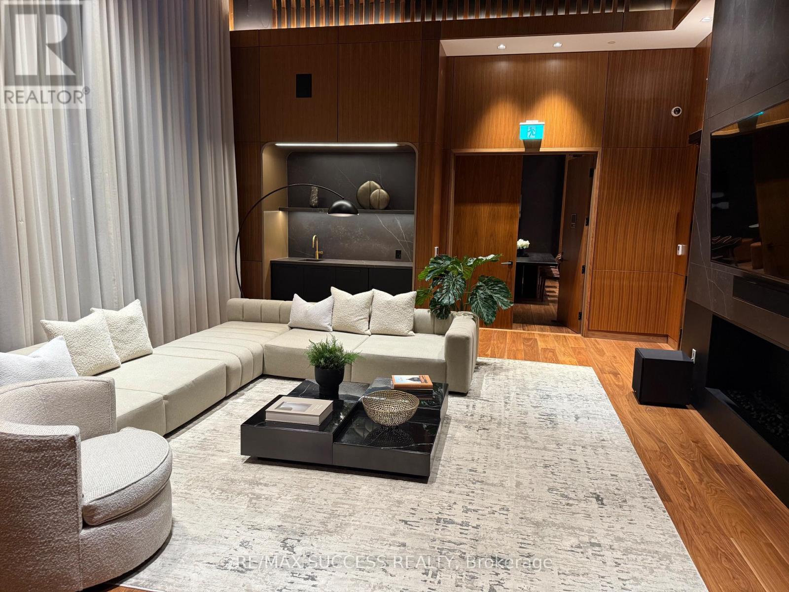 1205 - 3240 William Coltson Ave Avenue, Oakville, Ontario  L6H 8C8 - Photo 7 - W12631544