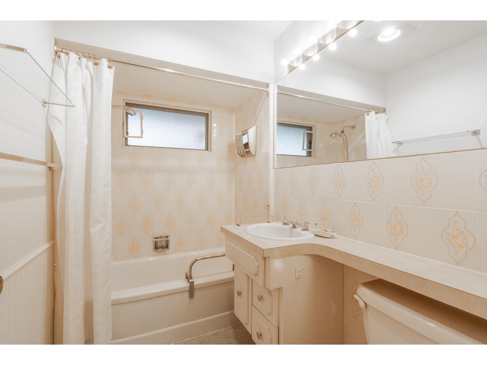 33569 5th Avenue, Mission, British Columbia  V2V 1W7 - Photo 19 - R3074783