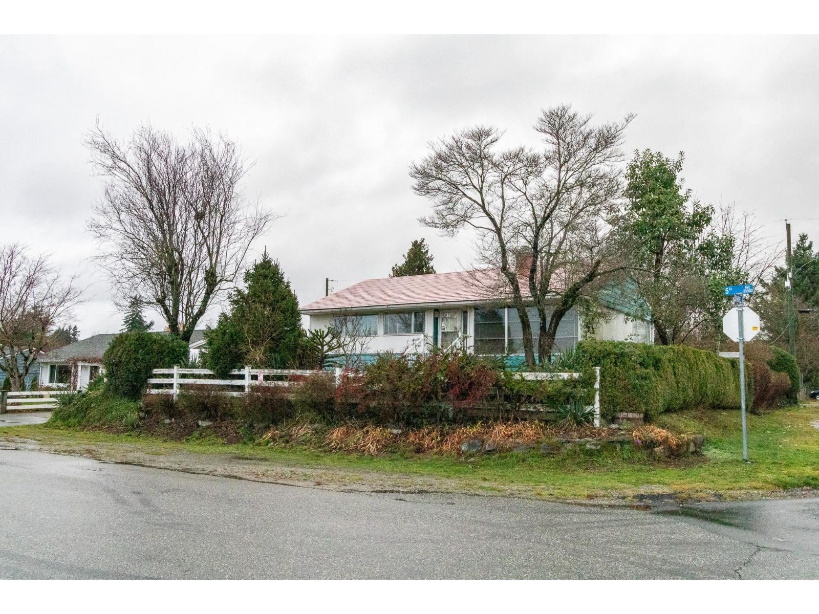 33569 5th Avenue, Mission, British Columbia  V2V 1W7 - Photo 2 - R3074783