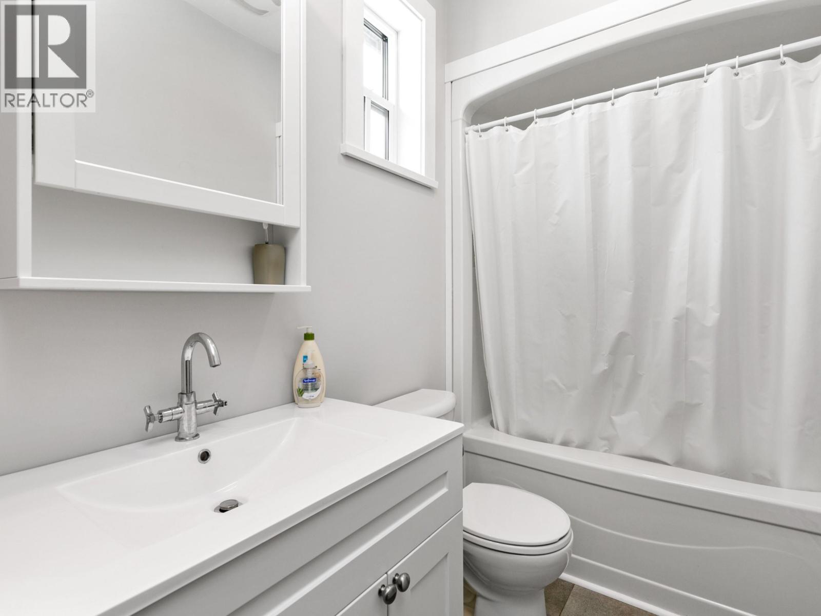 1926 Stonecutter Place, Pemberton, British Columbia  V0N 2L0 - Photo 8 - R3074777