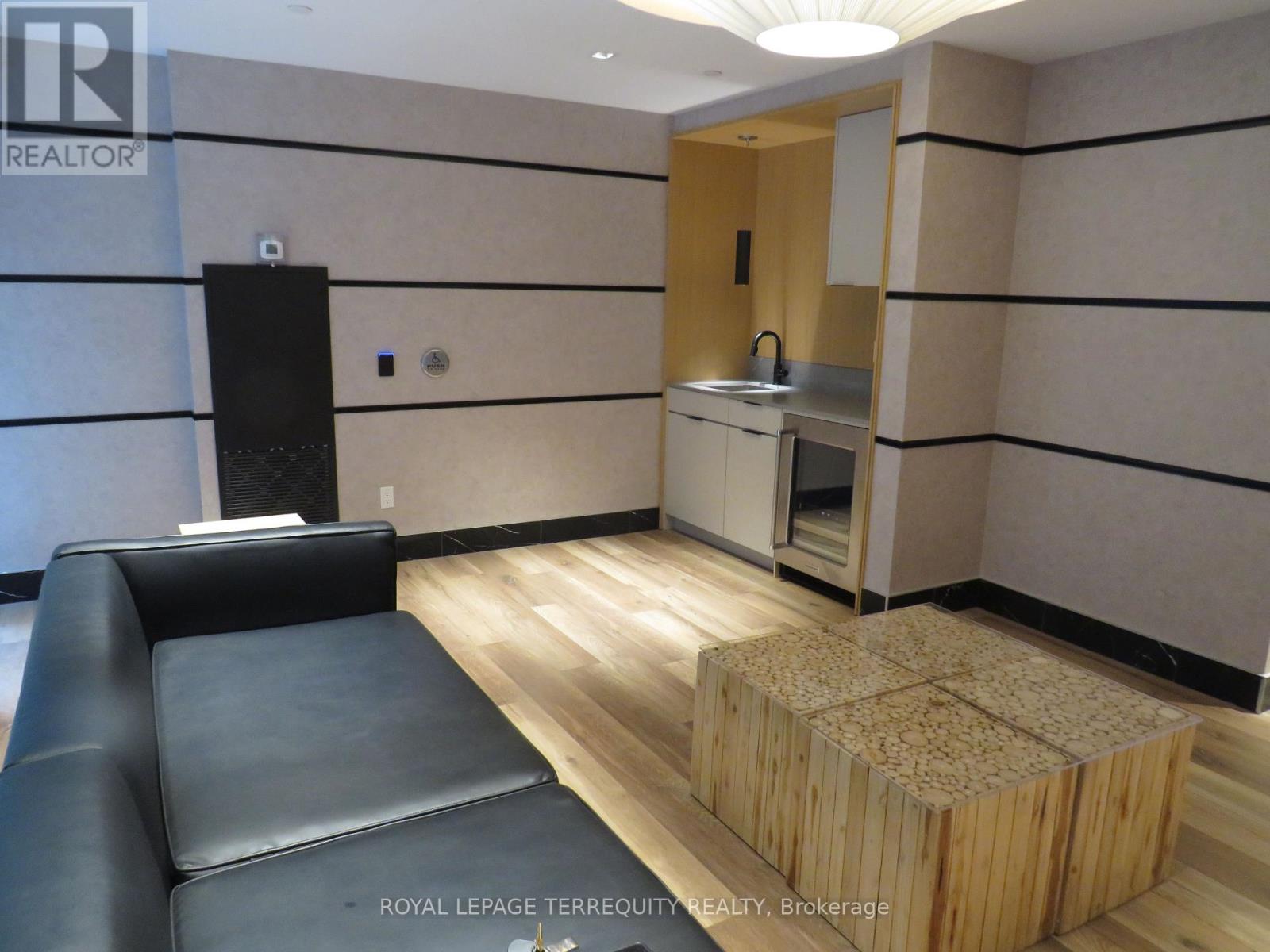 805 - 327 King Street W, Toronto, Ontario  M5V 0W7 - Photo 12 - C12647180