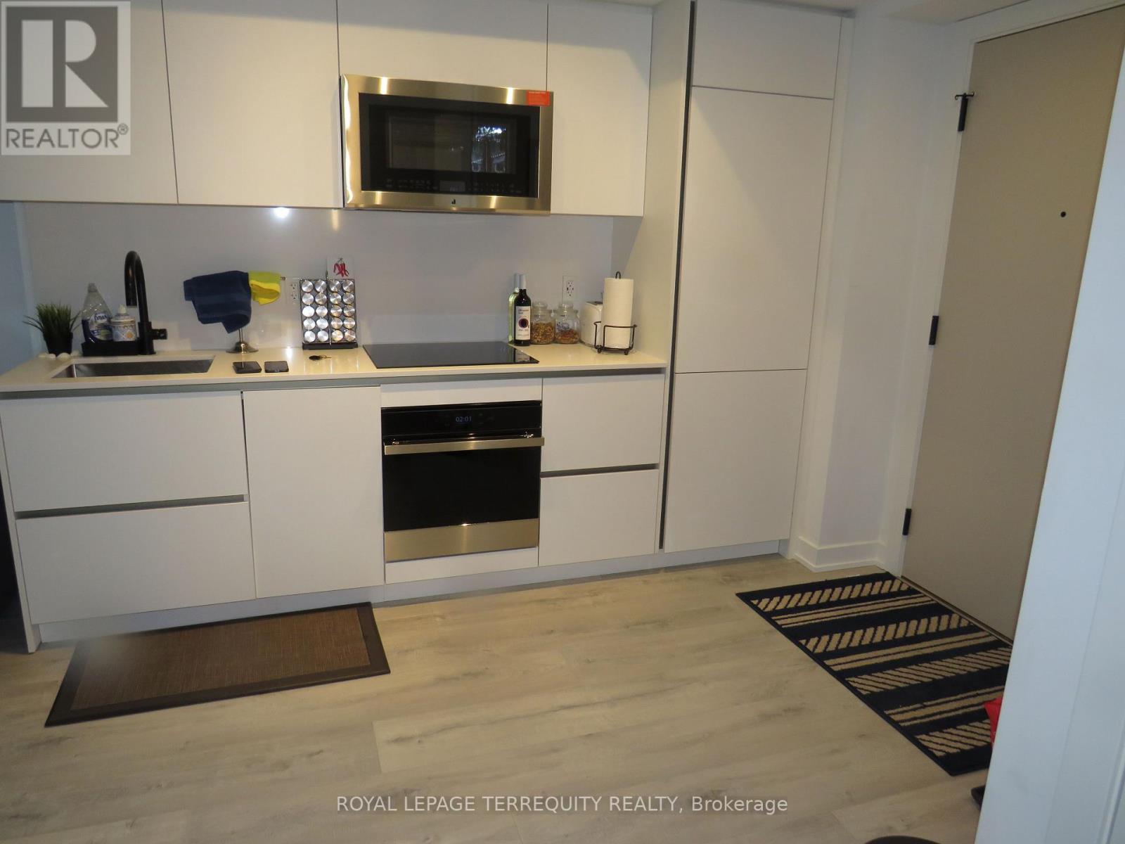 805 - 327 King Street W, Toronto, Ontario  M5V 0W7 - Photo 3 - C12647180